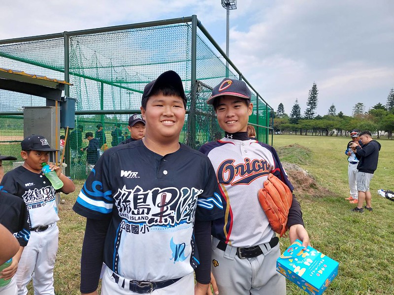 關懷盃》綠島公館潛水領畢業證書　石垣小將驚訝又羨慕