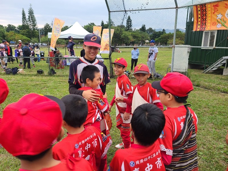 關懷盃》小球員自責落淚令人不捨　德芙蘭教練期待孩子快樂打球