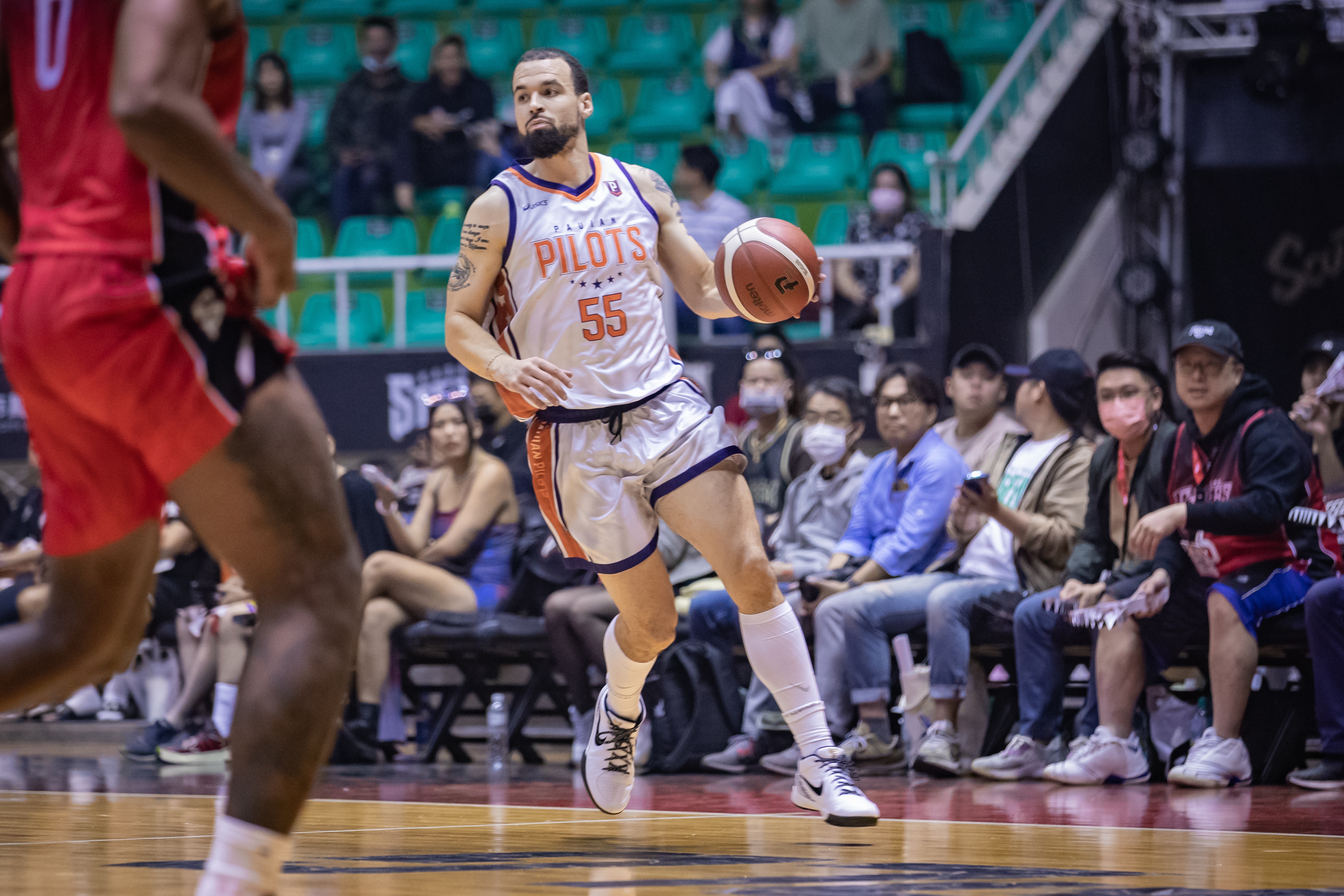 塔克、張鎮衙OT建功　領航猿收本季首勝