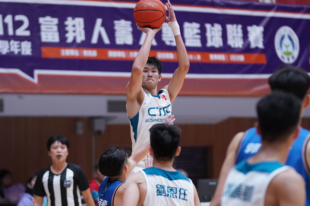 從跳高選手變籃球員　中信學院陳威宇6記外線砍28分
