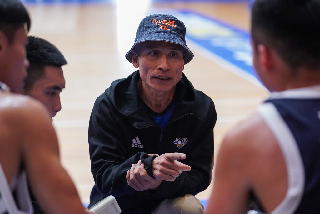 高師大8人戰隊拿第3勝　徐耀輝：有5個我們就打