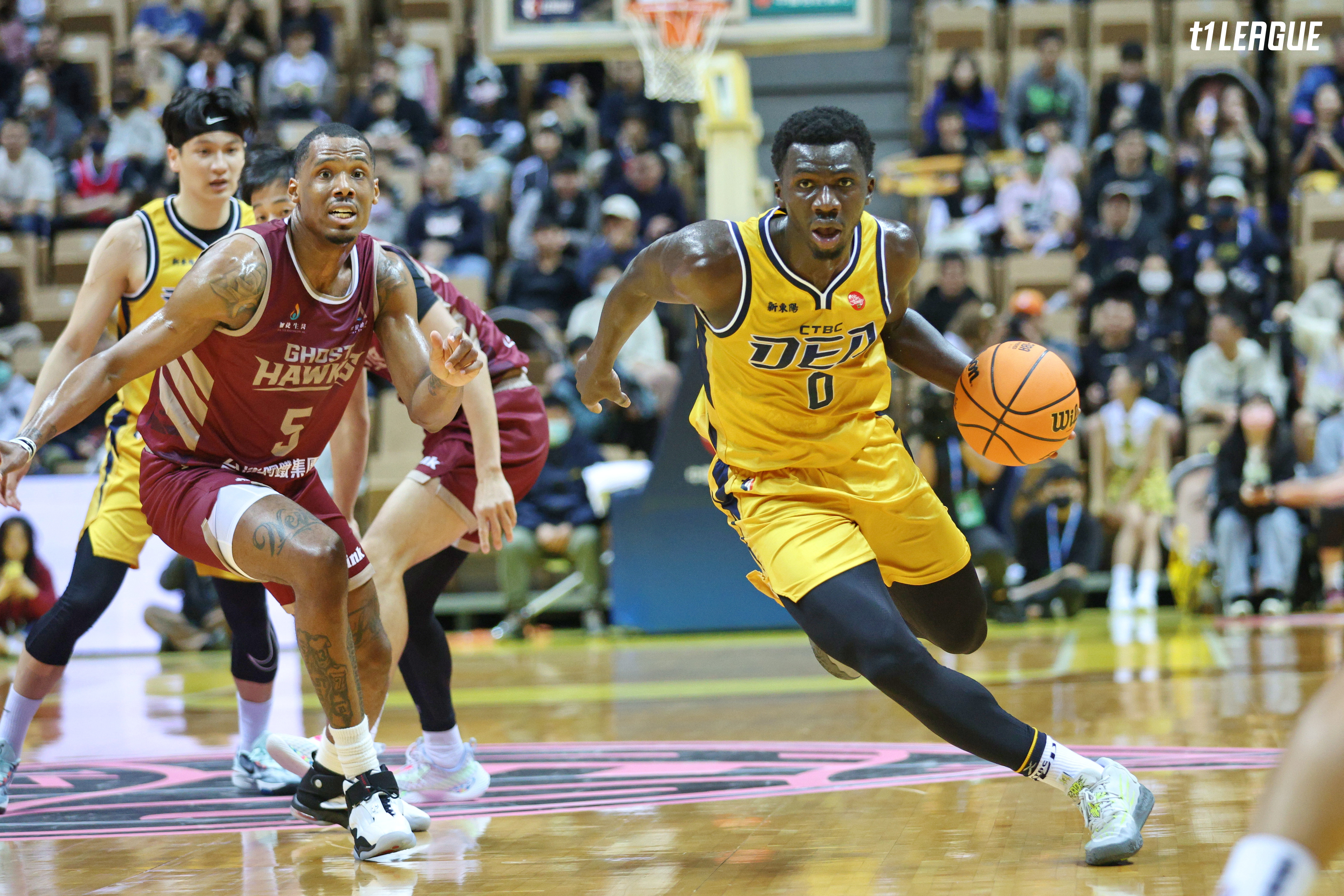 阿巴西轟34分　特攻捍衛主場勝利