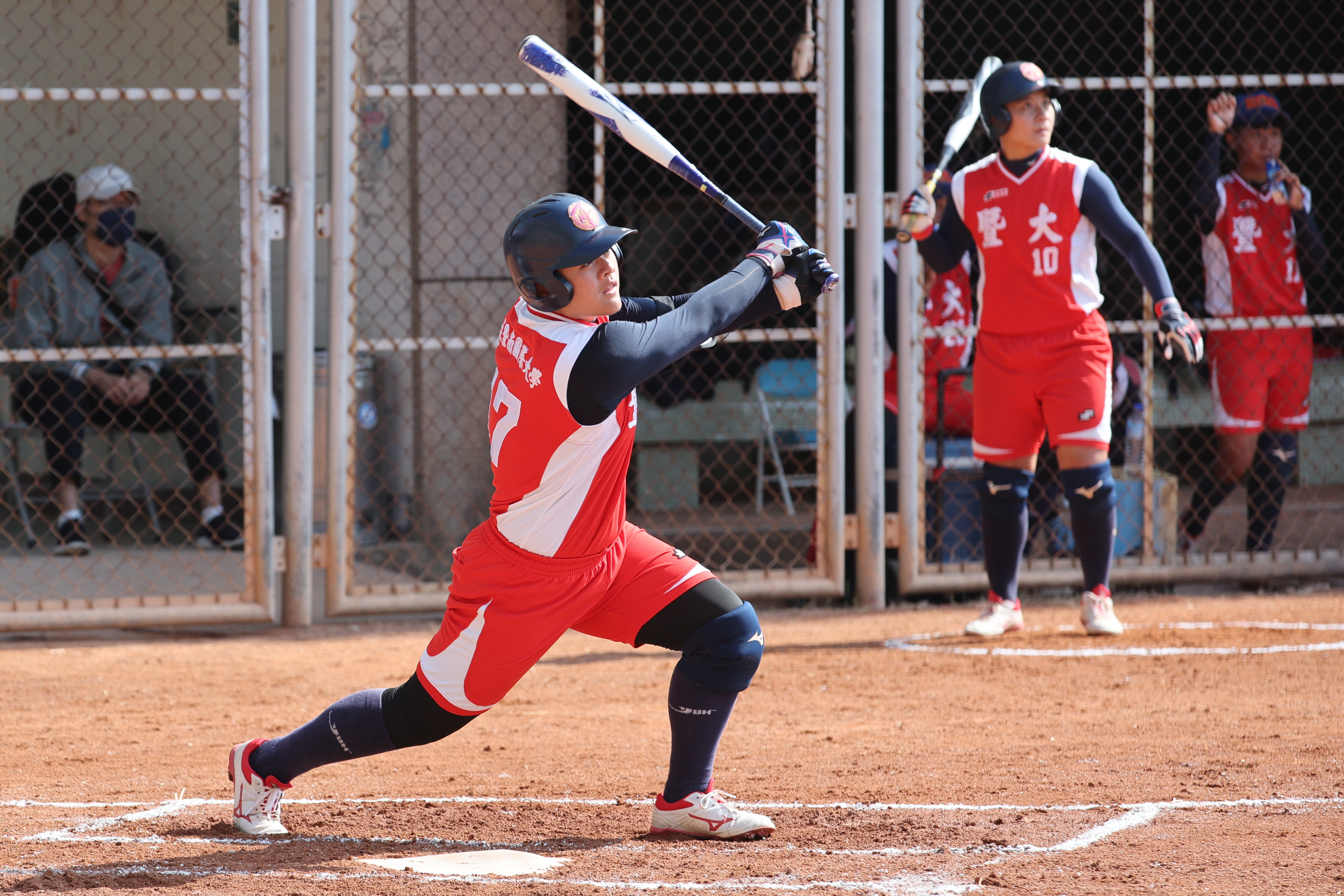 大專女壘揭幕　衛冕軍暨南單局20分猛攻扣倒開紅盤