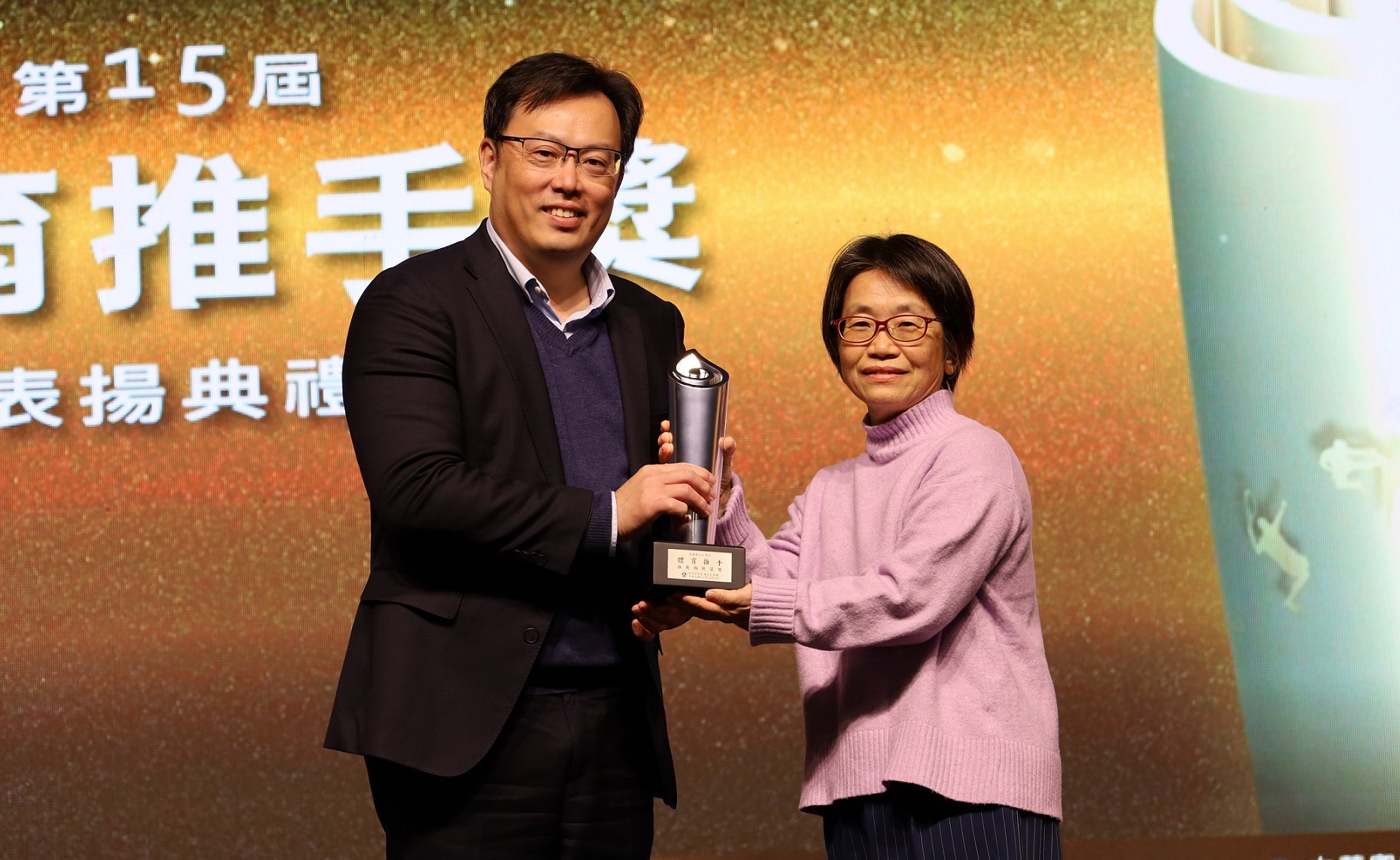 體育推手奬表揚幕後英雄　愛爾麗讓亞帕運選手登上高雄跨年晚會