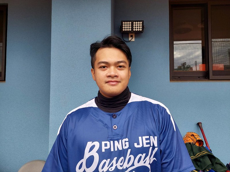 以球會友不講武德　宋文華指叉球偷襲三振林子豪