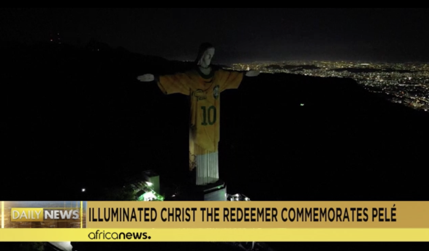 紀念巴西球王比利逝世週年　基督像「穿上」球衣