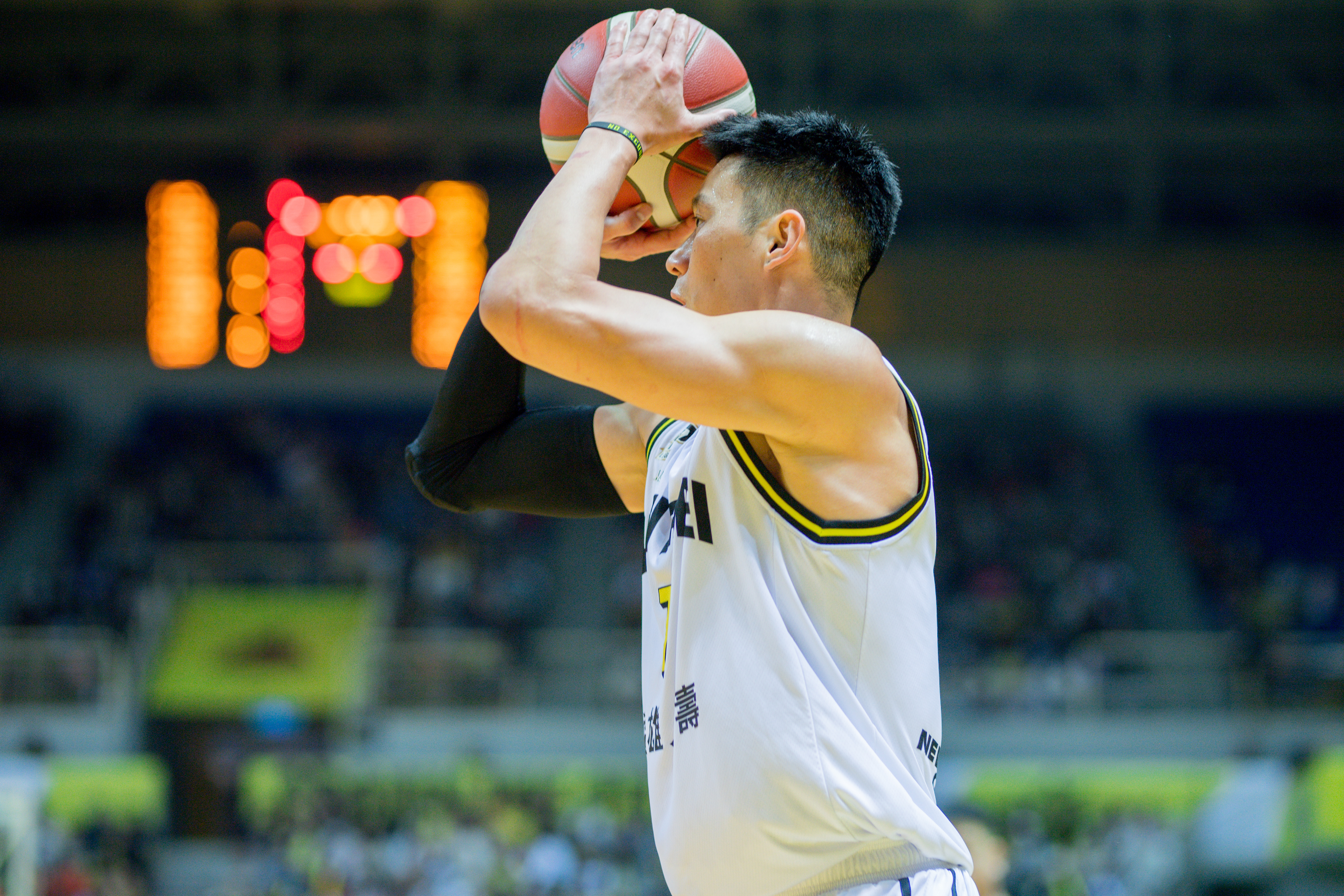 林書豪上半場只得8分　國王落後給勇士