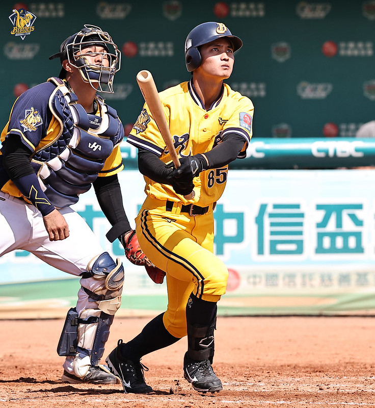 中職》劉貴元延長賽敲致勝安　兄弟單季70勝寫隊史新紀錄 - TSNA體育新聞團隊