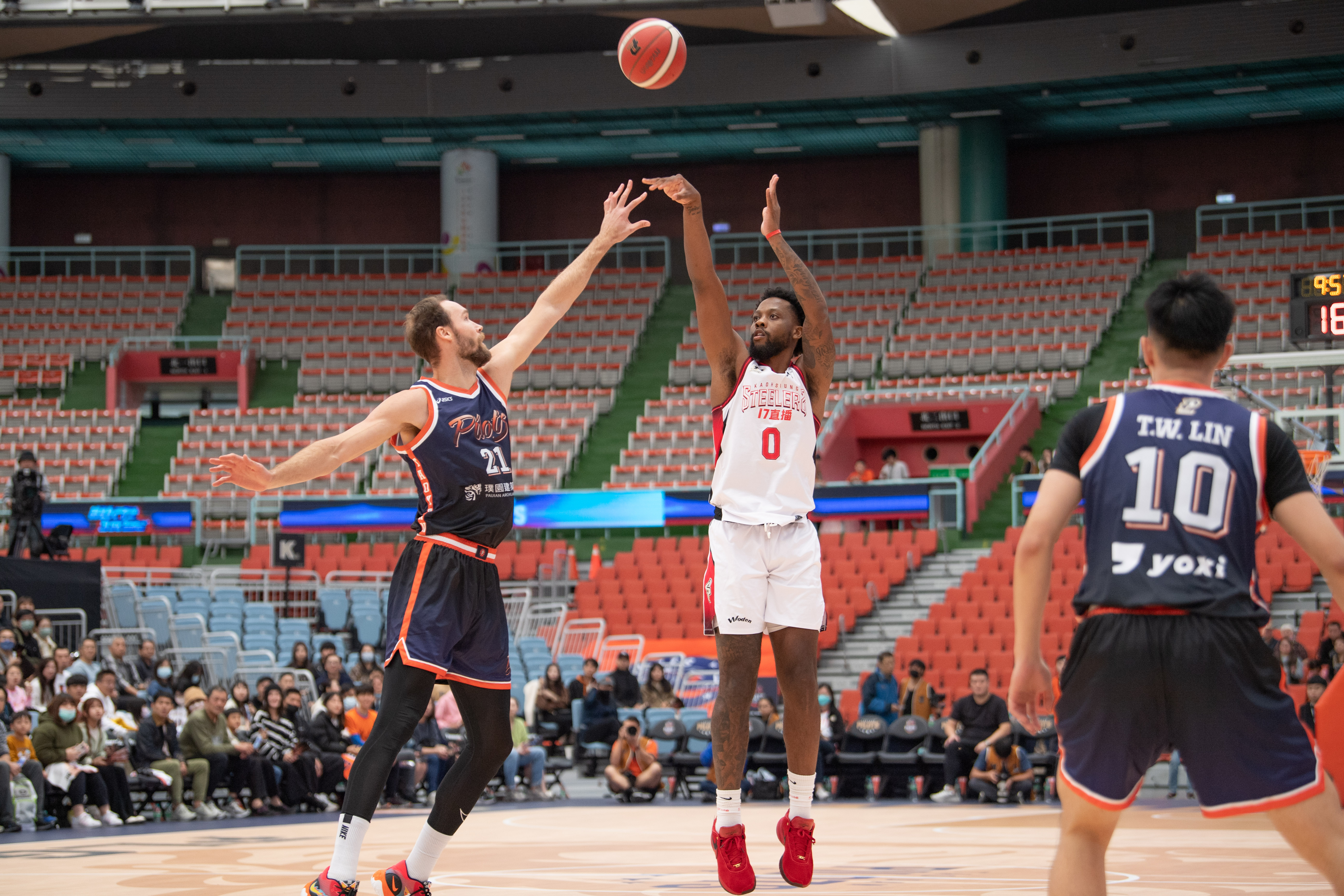 鋼鐵人真的柺氣了！　退領航猿收2連勝