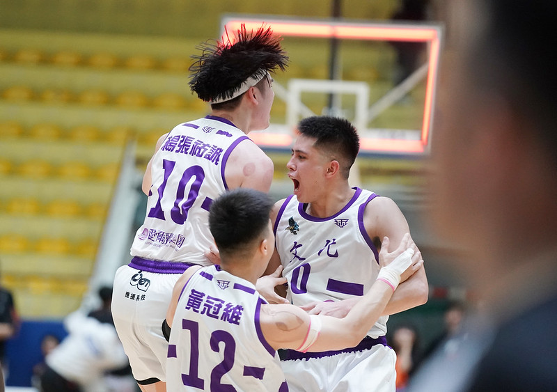 UBA》0.2秒反手補進致勝一擊　文化楊保羅助隊擊退臺師