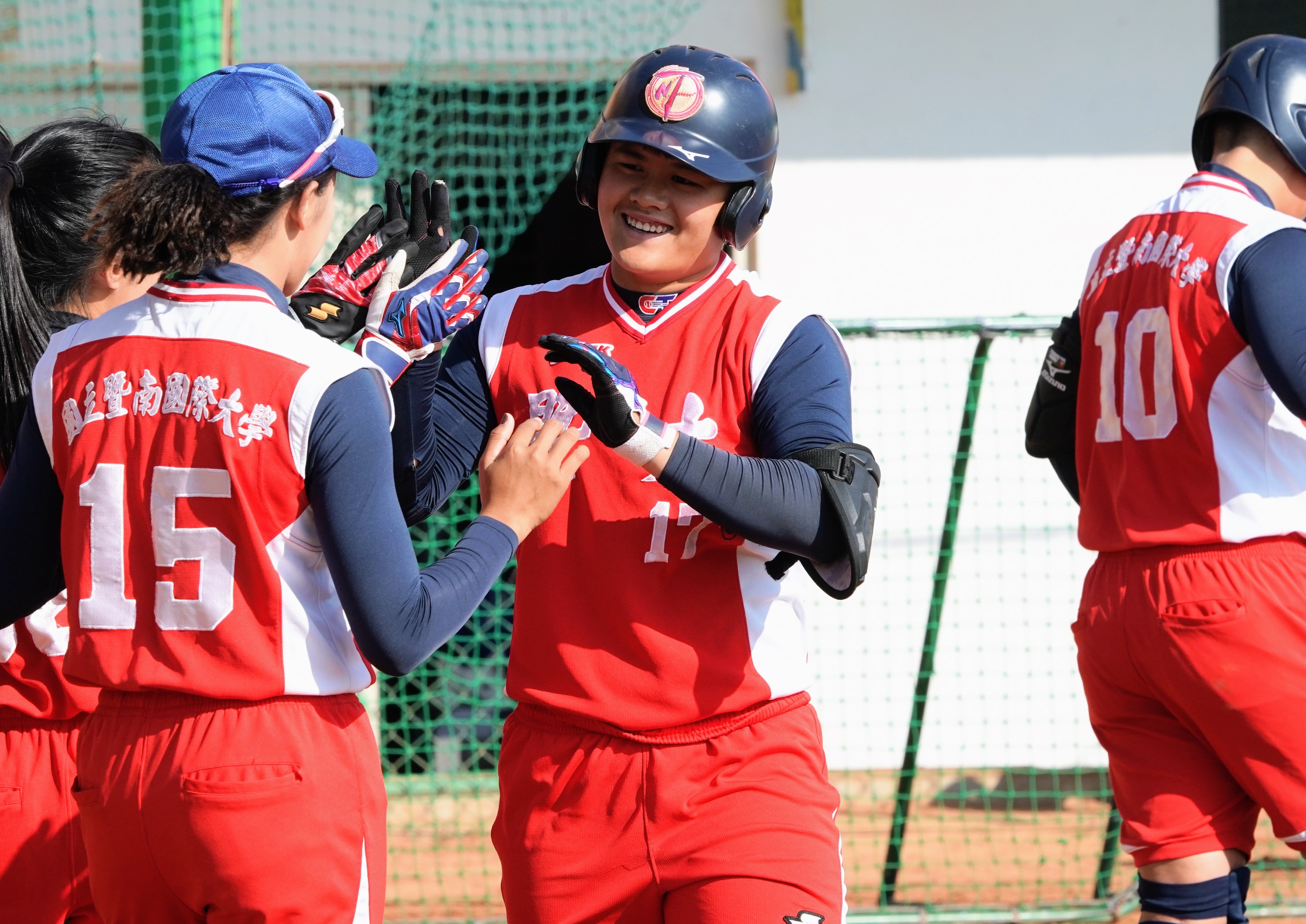 大專女壘》最猛新鮮人葉貴萍雙響砲6打點　暨南4局終結地主臺體