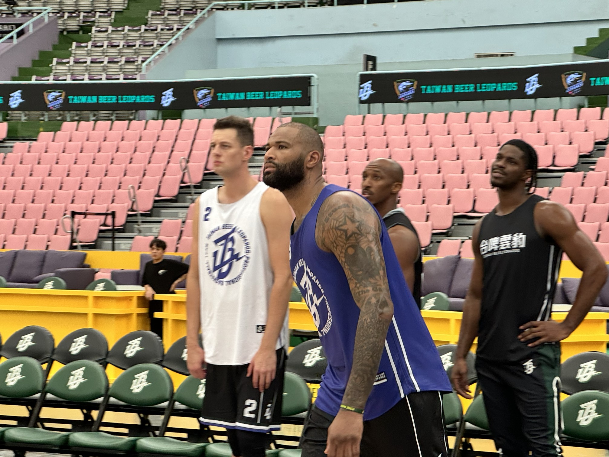 表弟登台》卡森斯沒時差立刻練球　讚隊友有天份