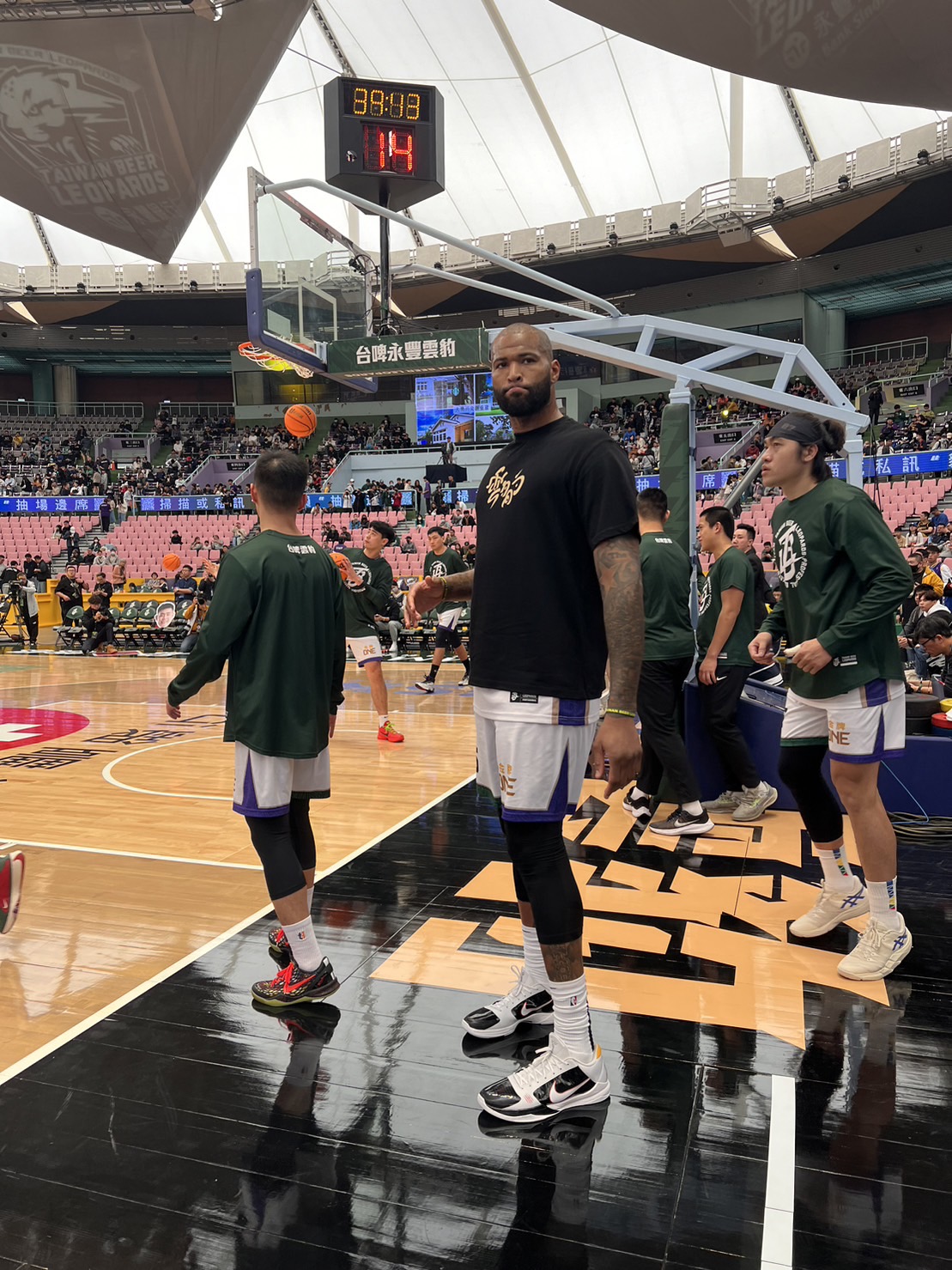 卡森斯首秀將登場　場面冷清不如魔獸