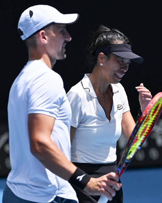 溫網》謝淑薇直落二奪混雙冠軍  生涯第9座金盃入袋