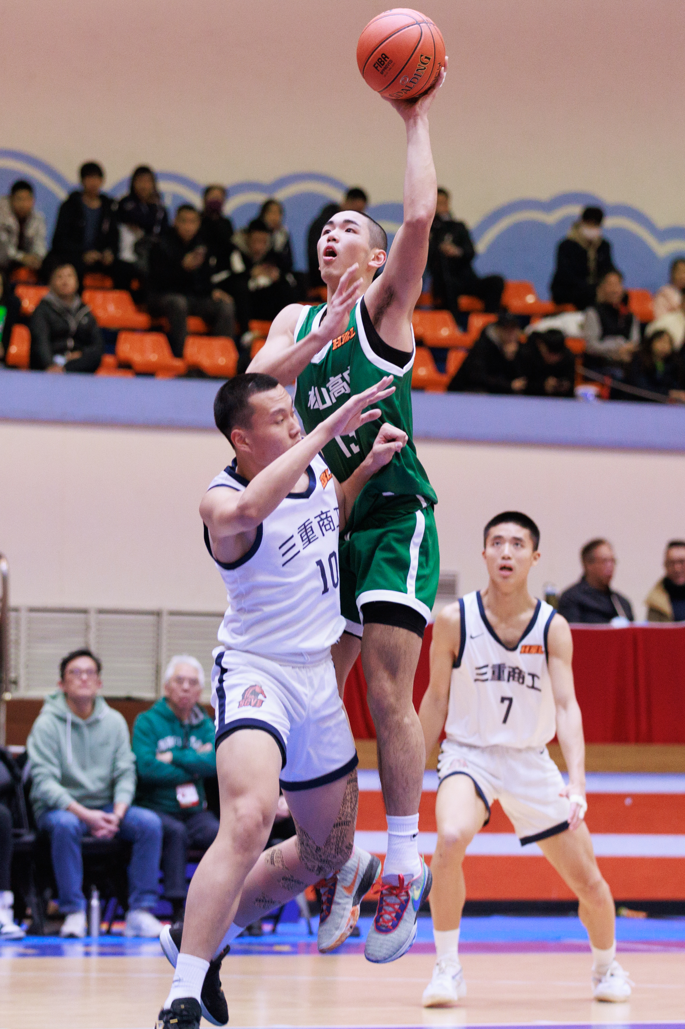 HBL》進攻籃板37比10　松山亂中保準決賽全勝