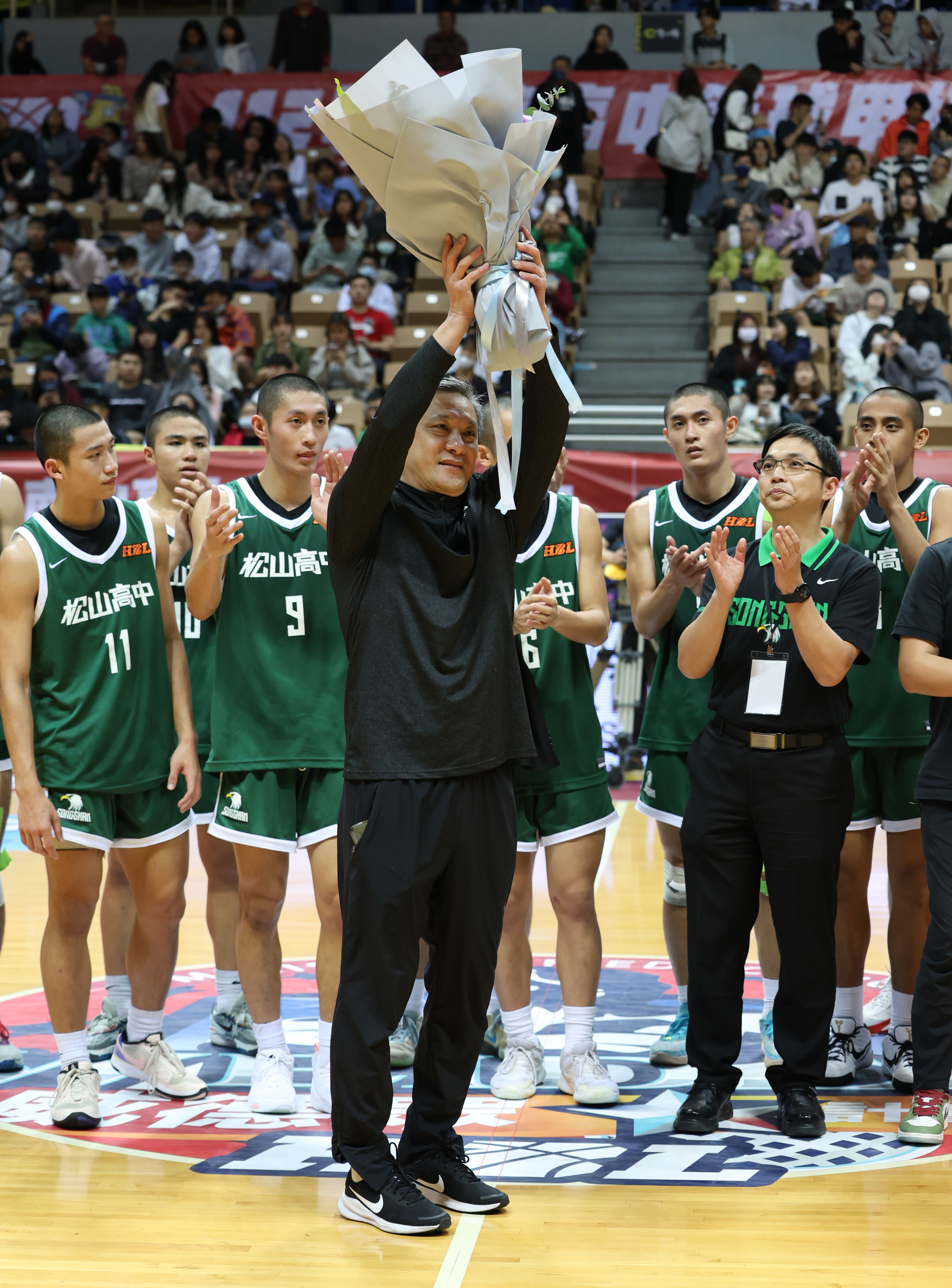 HBL》看過感性的黃萬隆嗎？　執教近30年引退終於逼出他泛淚