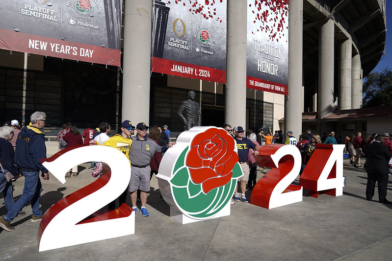 老外過年2》比賽照打不中斷　冒雪騎登山車到穿泳褲跳河都是傳統