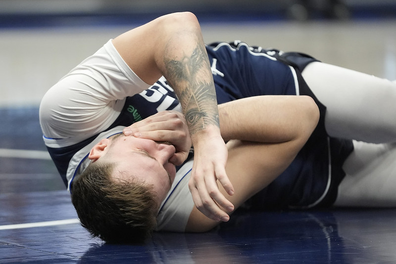 NBA》Dončić下巴縫針再上仍奪本季第10次大三元　獨行俠5連勝