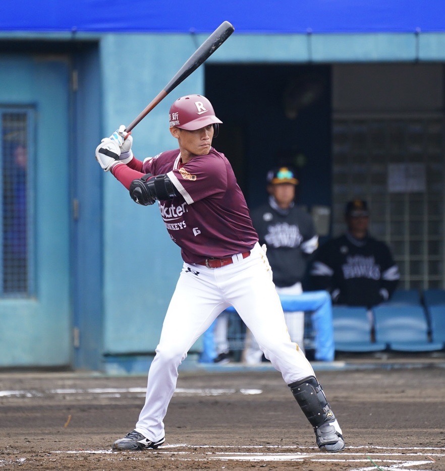 樂天移訓》林承飛首局開轟坦言11度比賽會辛苦　多名選手帶暖暖包上場