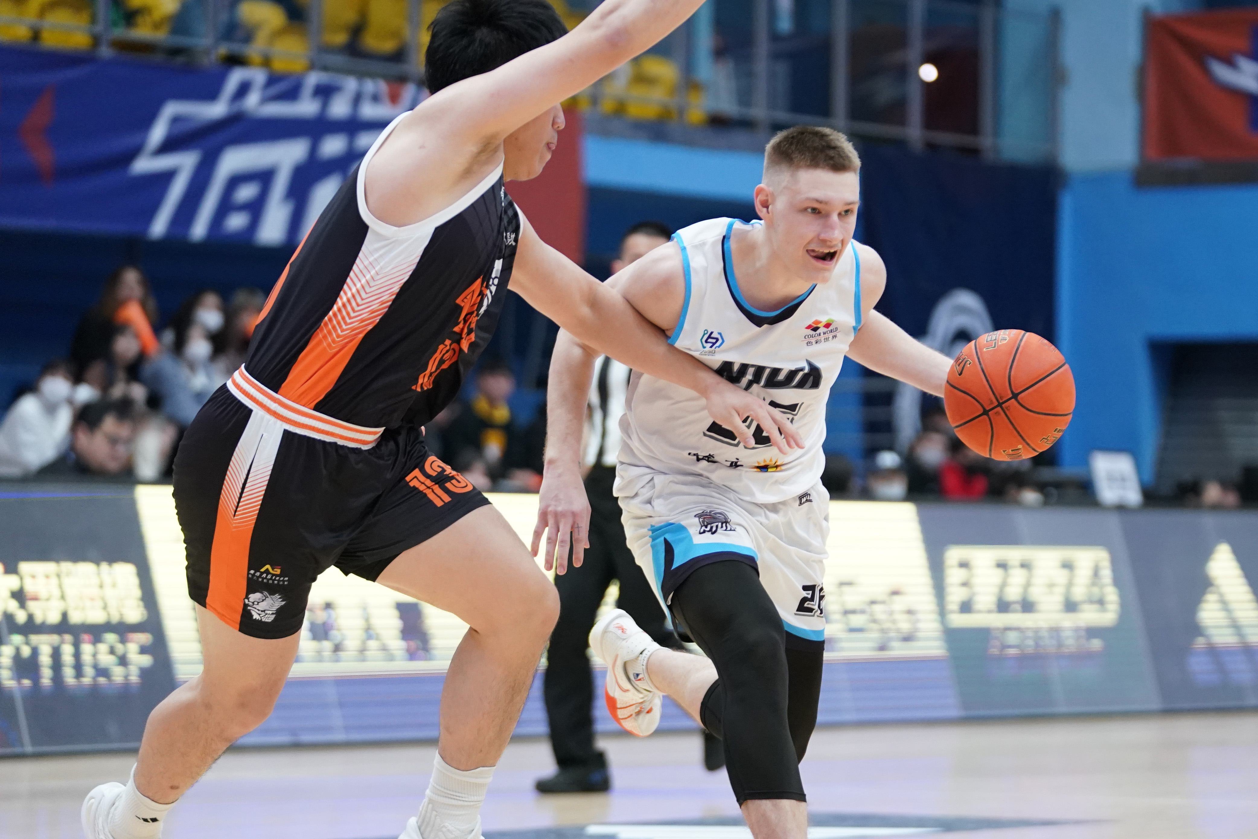 UBA》負傷上陣帶動團隊氣氛　臺藝喬納森復出助隊擊退國體