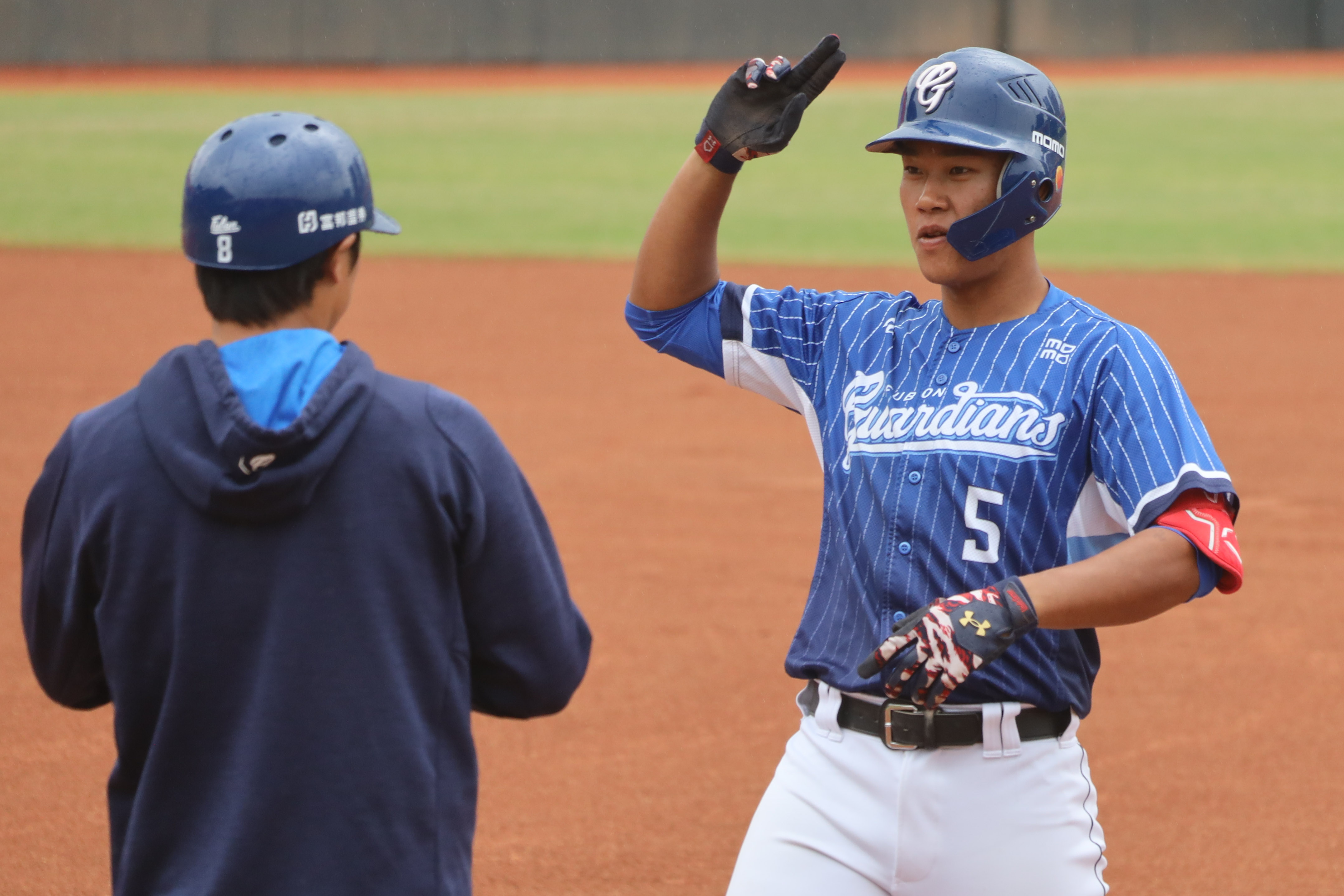 富邦春訓》18歲王念好4棒三壘手瞄準開季一軍？陳金鋒：任何事都有可能