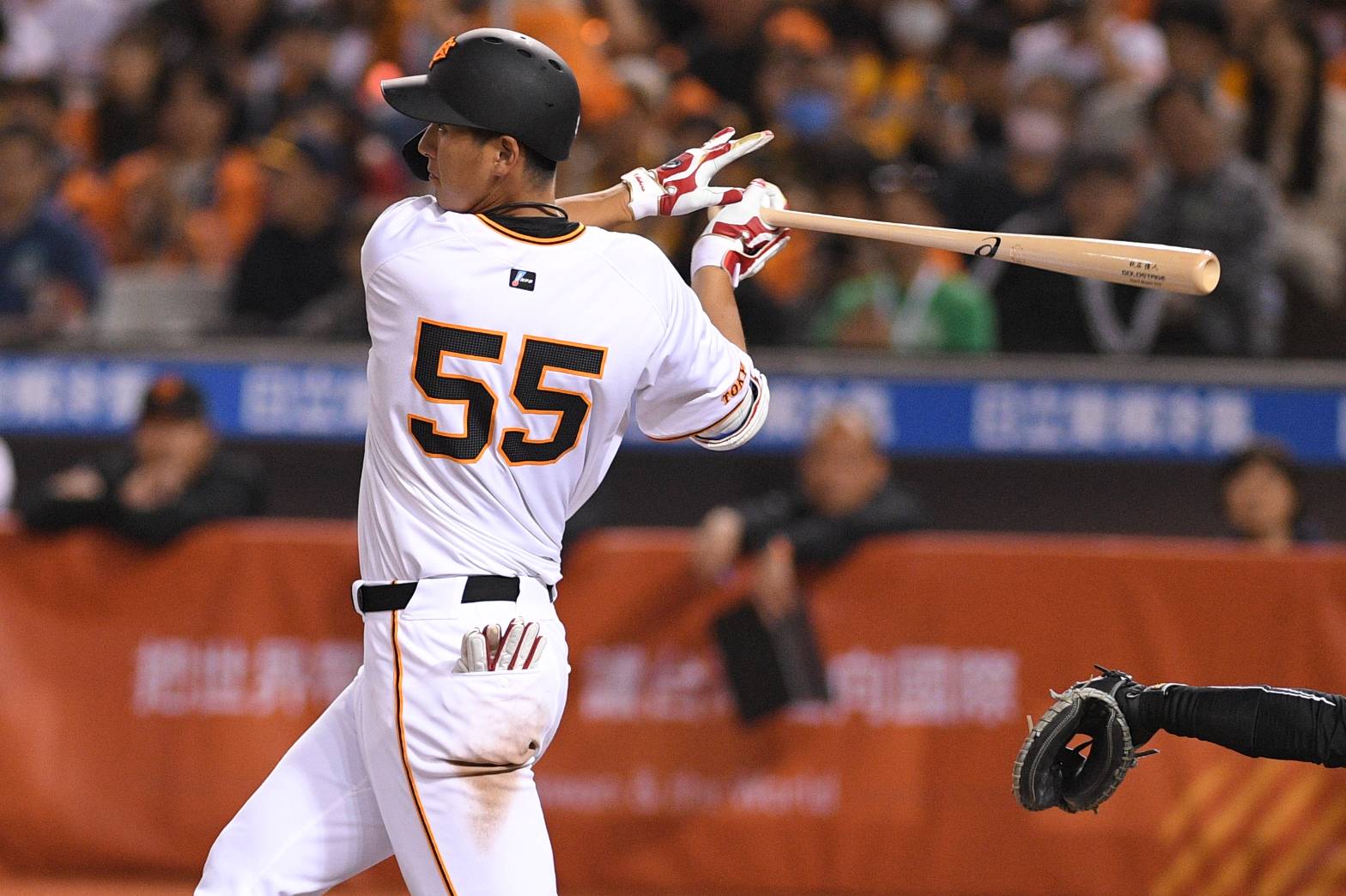 巨人90》秋広優人3安3打點！近3.8萬人見證巨人4比1擊敗兄弟！對中職球隊15戰11勝