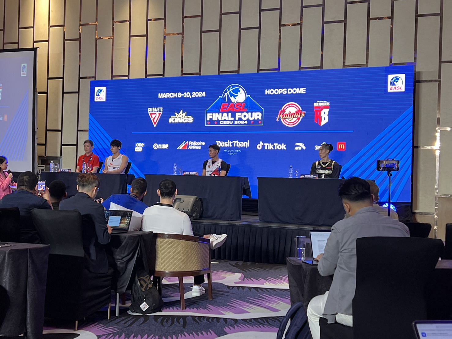 東超4強》記者會高規格　英、中、日、韓文4聲道伺候