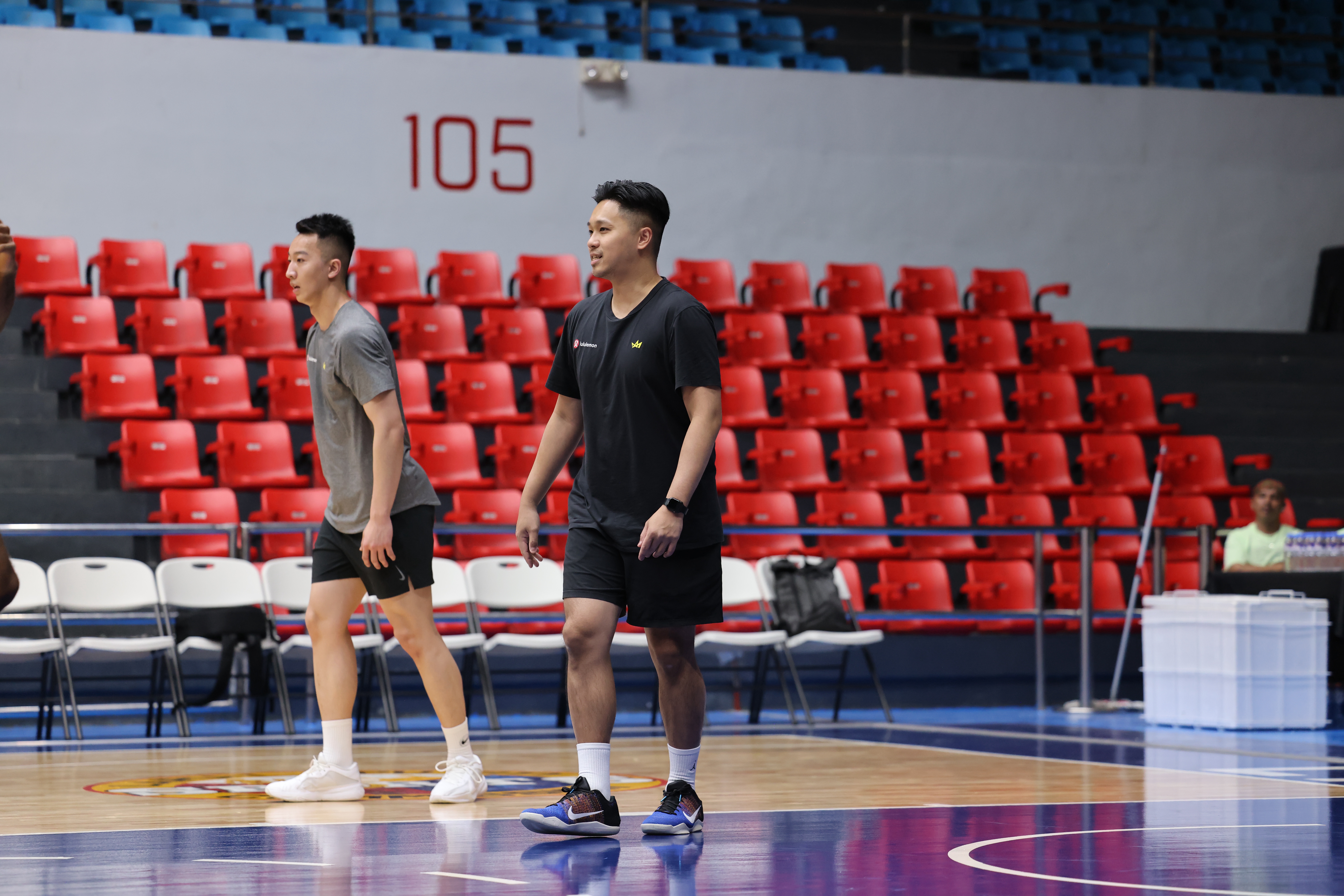 東超4強》從不被認同到取得尊敬　國王助教林政語翻譯超猛