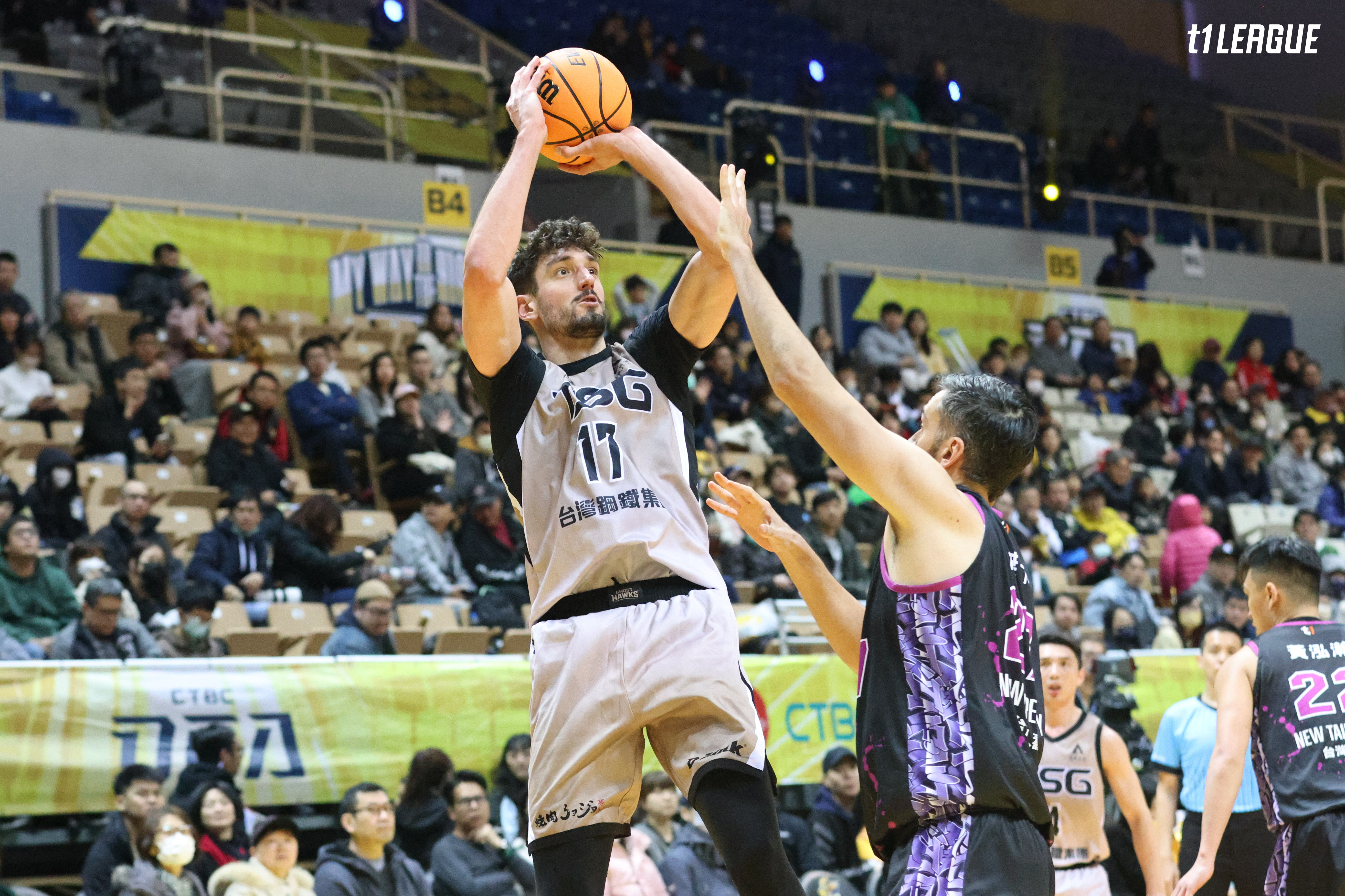 T1》談首戰表現及灌籃失敗　獵鷹武科維奇：和時差有關係