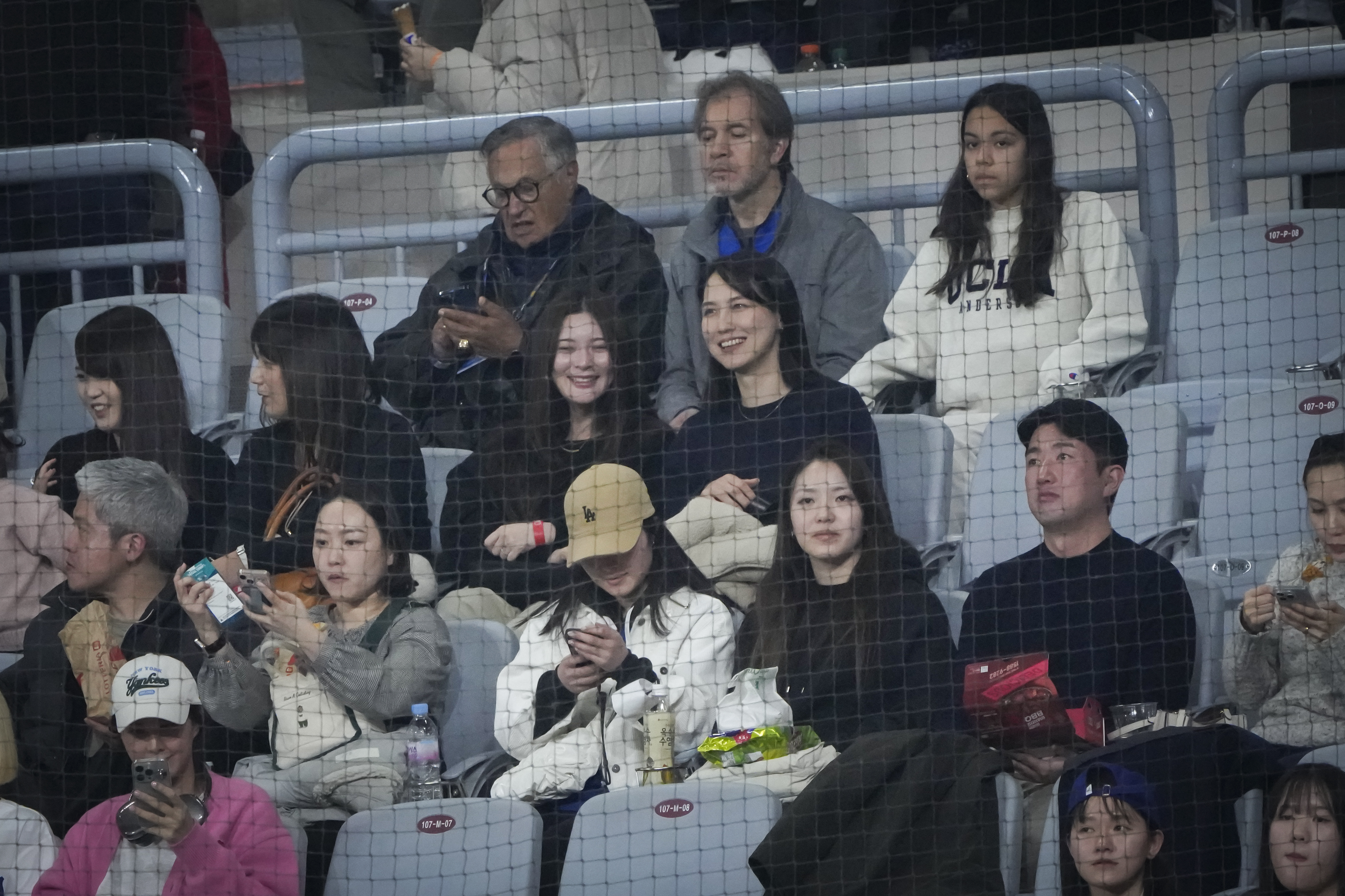 MLB》別再拍了啦！ 大谷翔平老婆真美子鏡頭太多NHK罕見忙澄清