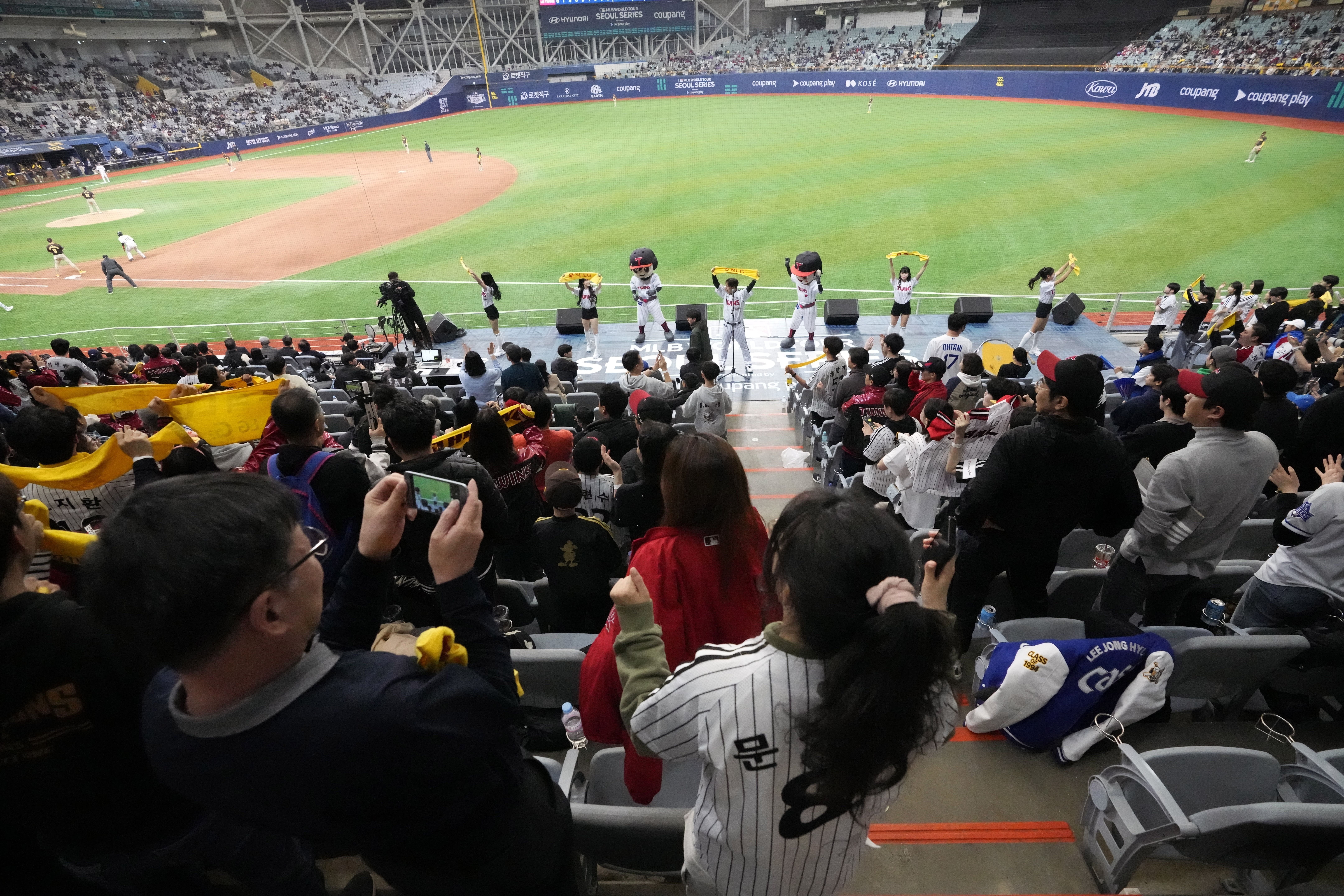 MLB》大聯盟海外賽意外行銷韓國棒球文化　日本球迷好吃驚：居然用吸管喝啤酒？