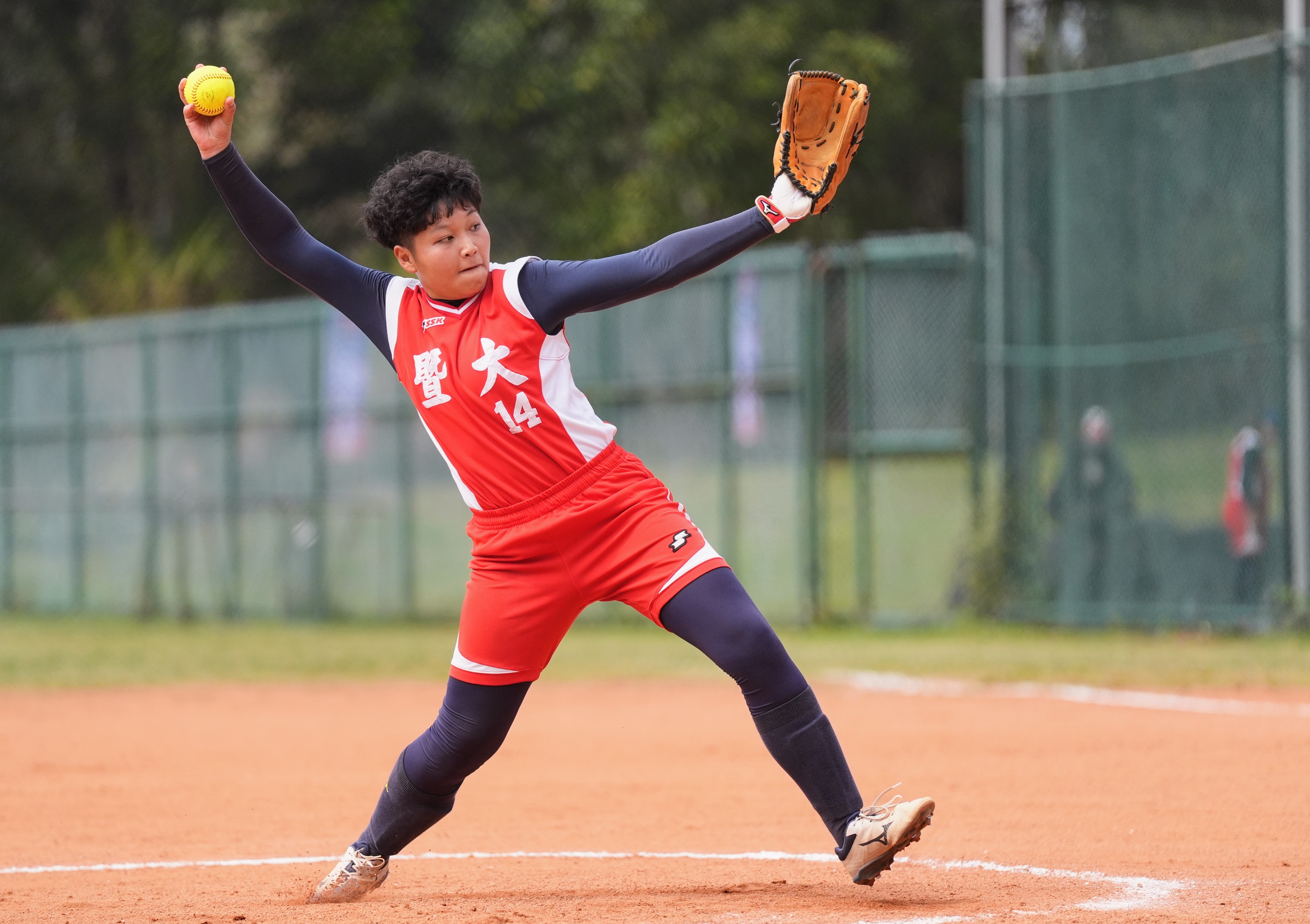 大專女壘》陳靖瑜6局失1分　暨大16連勝慶鎖定預賽龍頭