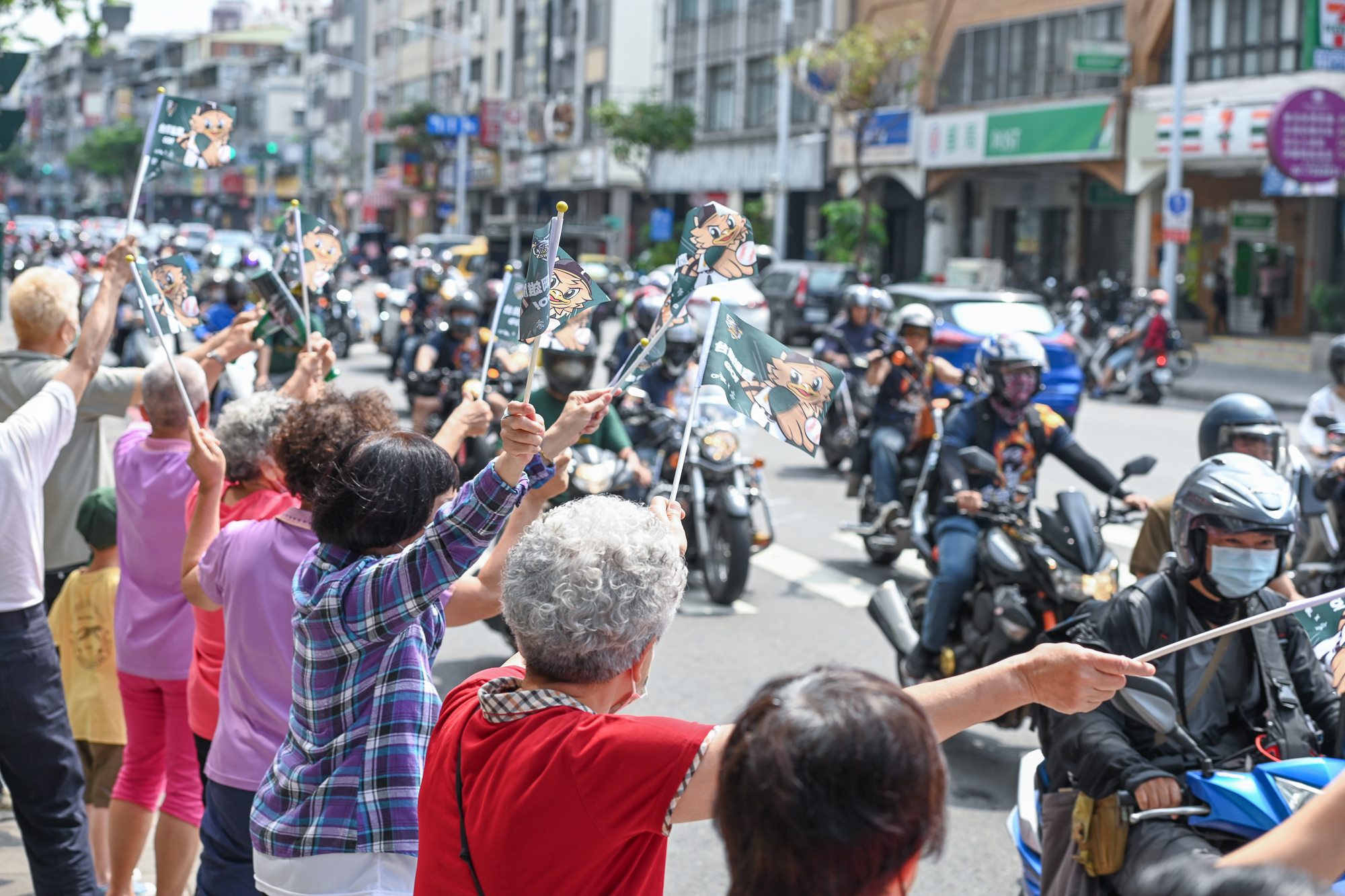 台鋼雄鷹》台鋼隊史開幕戰　洪一中：球團是百年事業 - TSNA體育新聞團隊