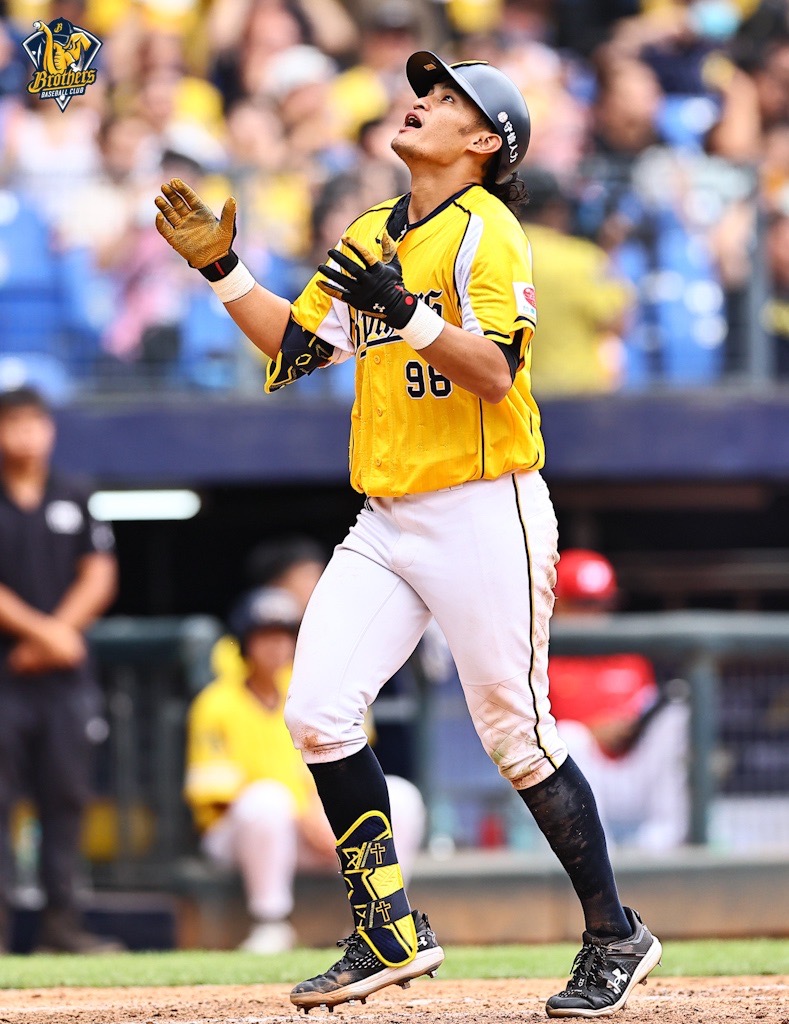 岳東華敲3分彈，幫助球隊拿第6勝。中信兄弟球團提供