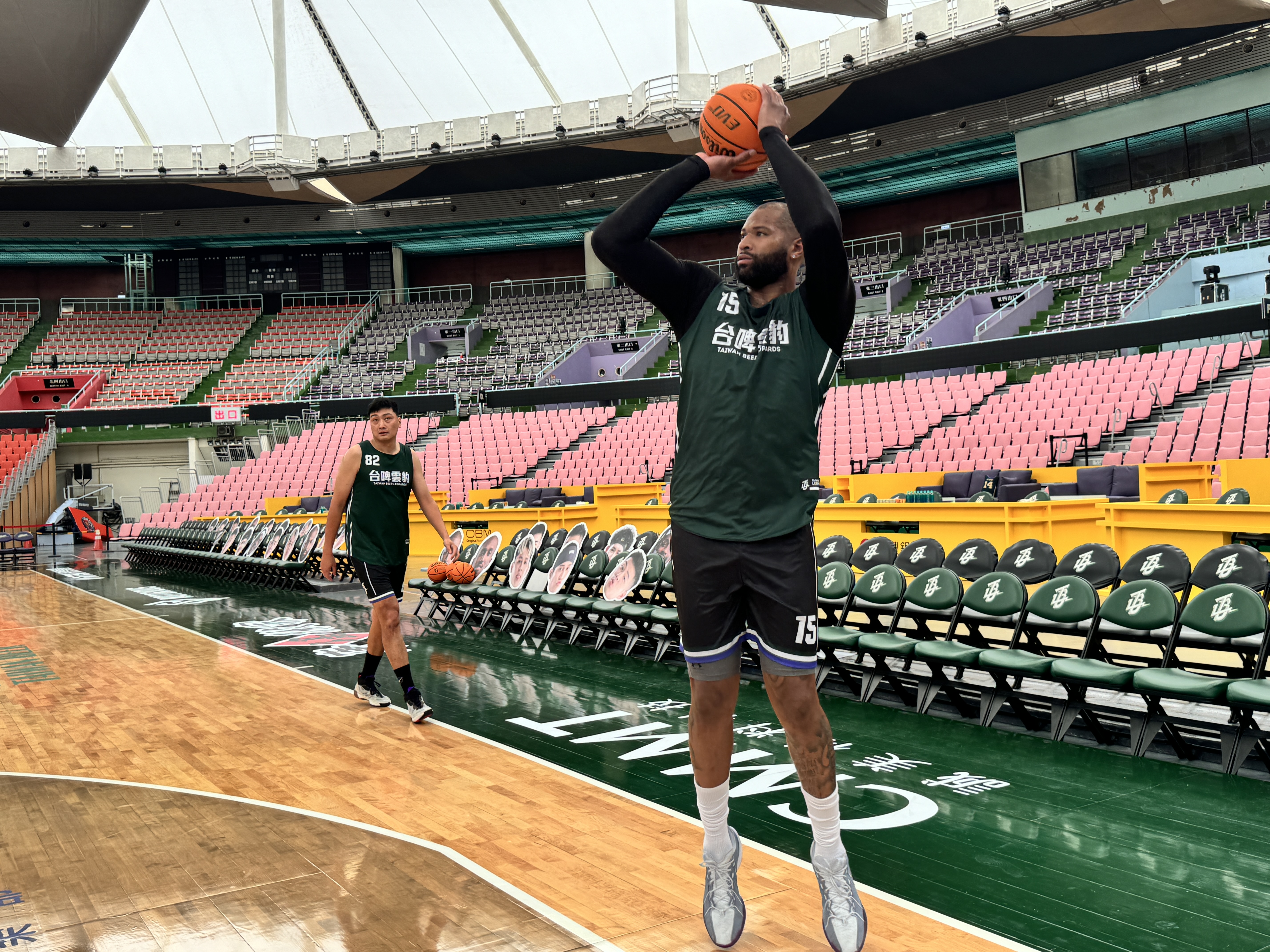 T1》卡森斯上半場就飆20分　雲豹暫領先