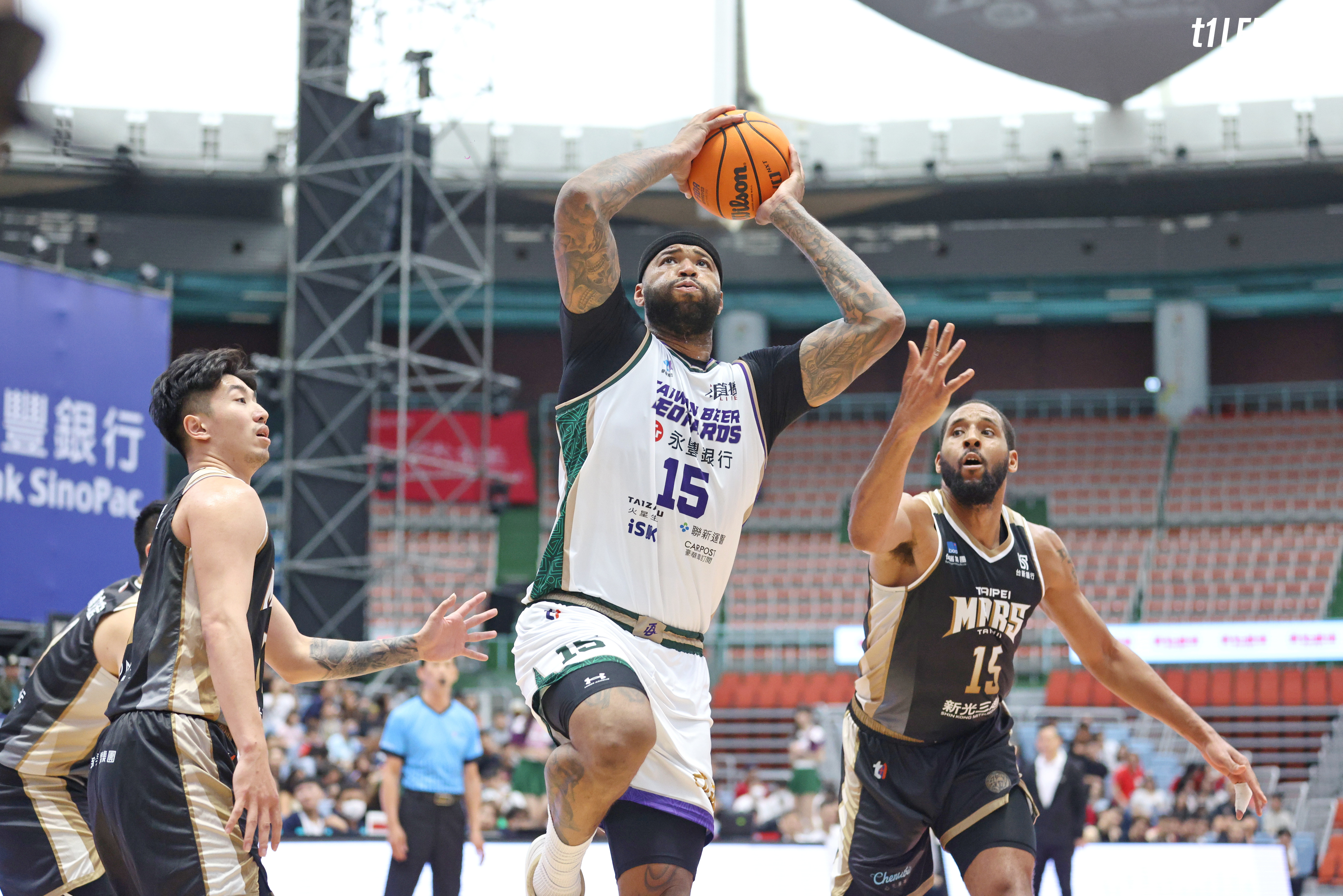 T1》卡森斯回歸首戰繳25分　與高錦瑋聯手助雲豹5連勝