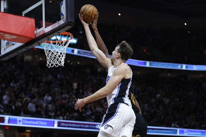 NBA》Mobley封阻魔術希望　騎士系列賽領先聽牌