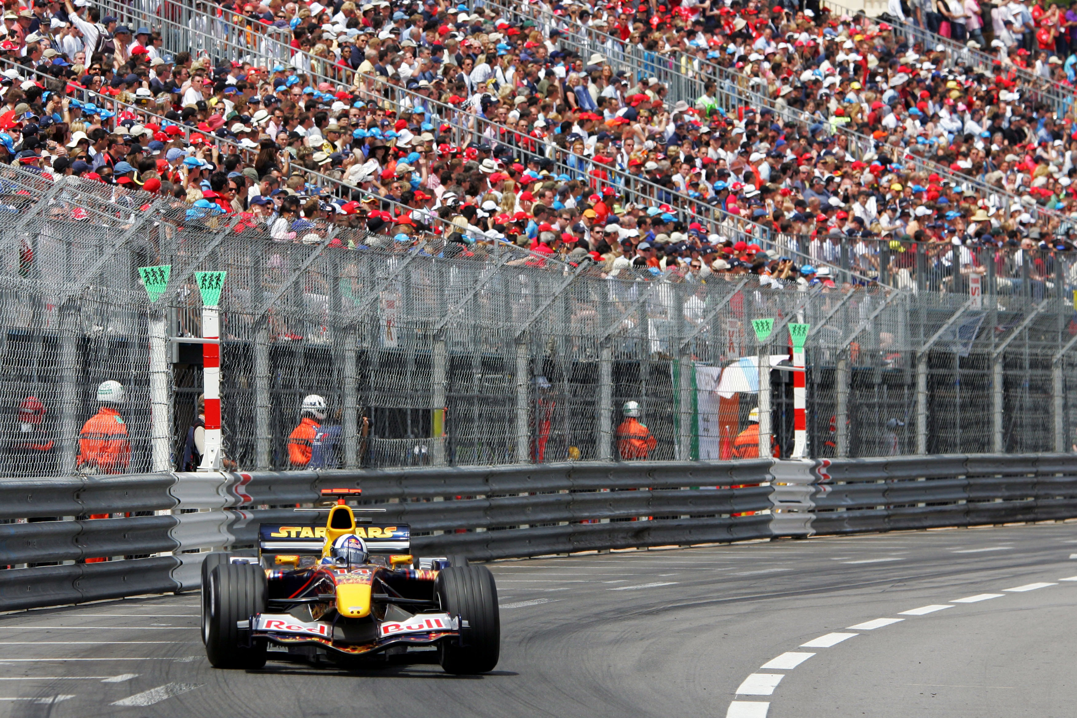 F1》賽車界「三大滿貫」摩納哥大獎賽來臨　紅牛經理呼籲拓寬車道提升超車機會