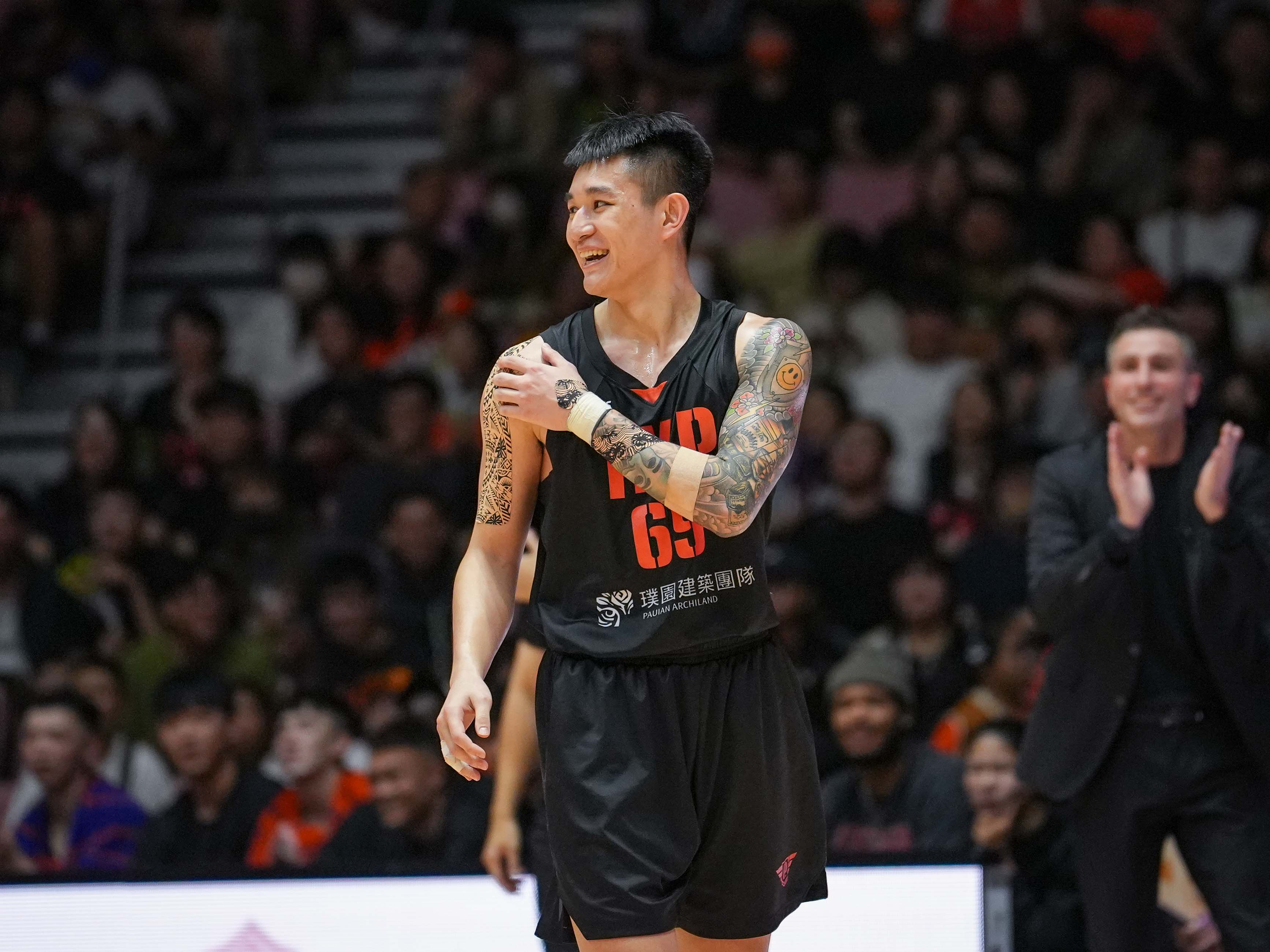 PLG季後賽》盧峻翔全身傷　影響手感投麵包笑場