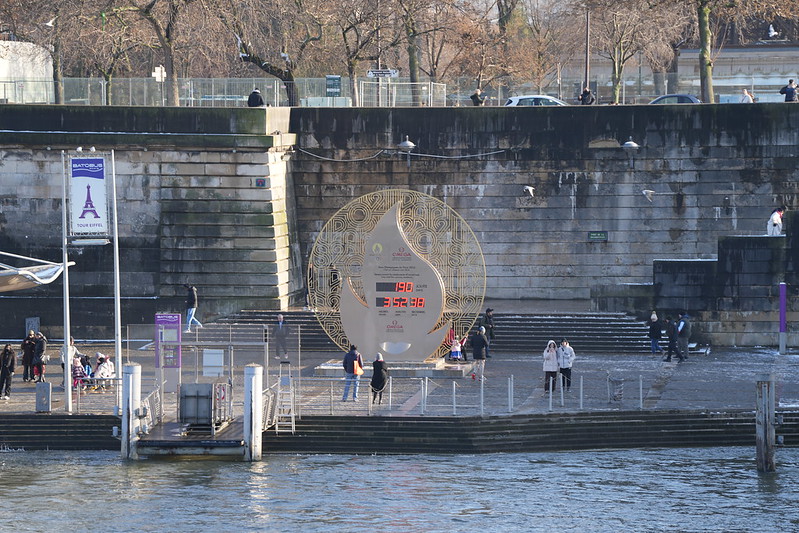 巴黎奧運》抗議奧運花費鉅資　巴黎人發起在塞納河排便運動