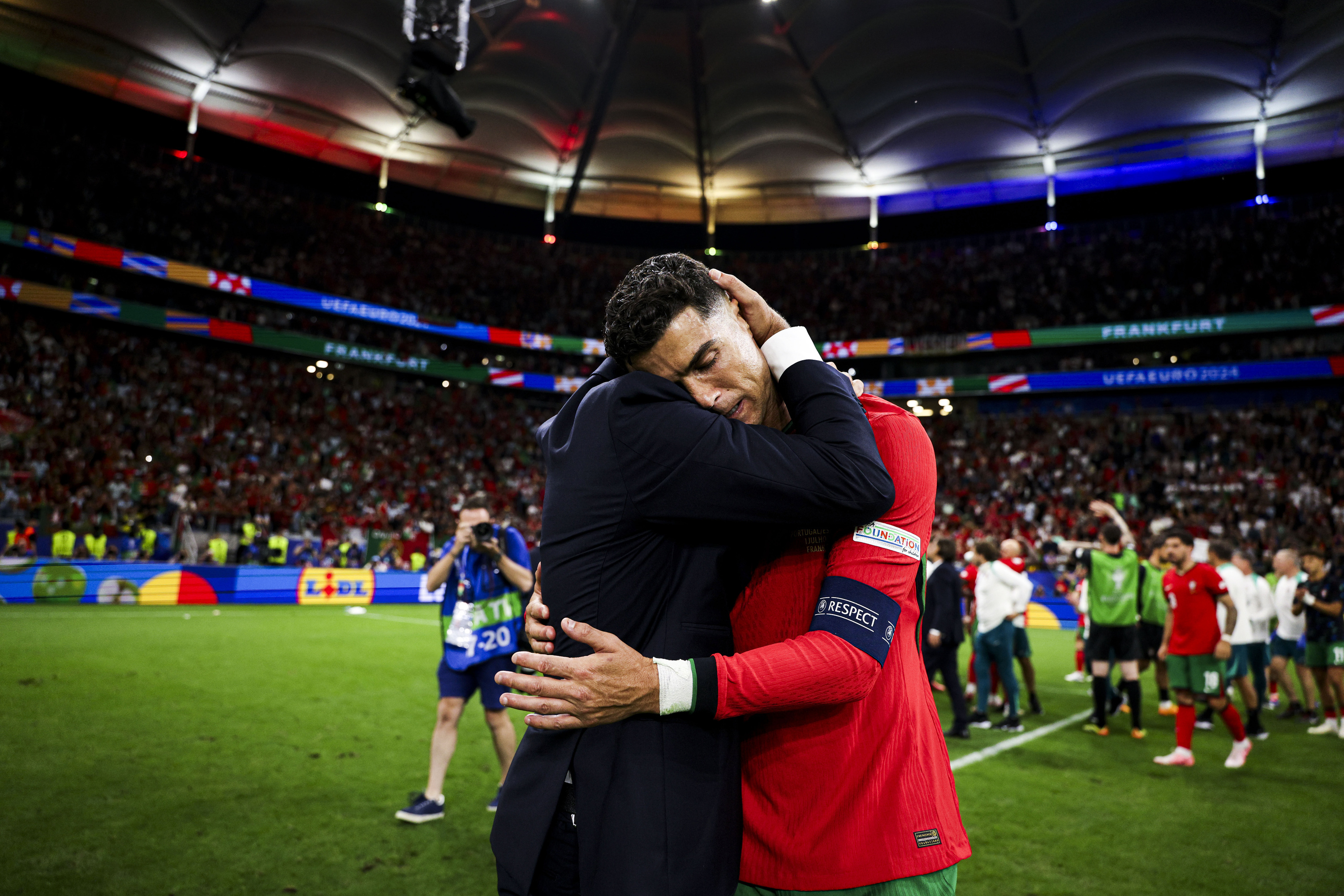 歐洲盃》C羅也是人　12碼沒進落淚「最堅強的人也有糟糕的時候 」