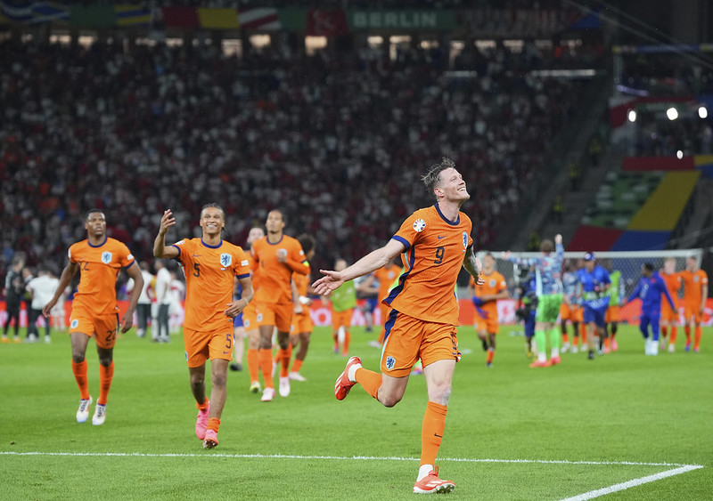 歐洲盃》土耳其烏龍球自爆　荷蘭晉級4強