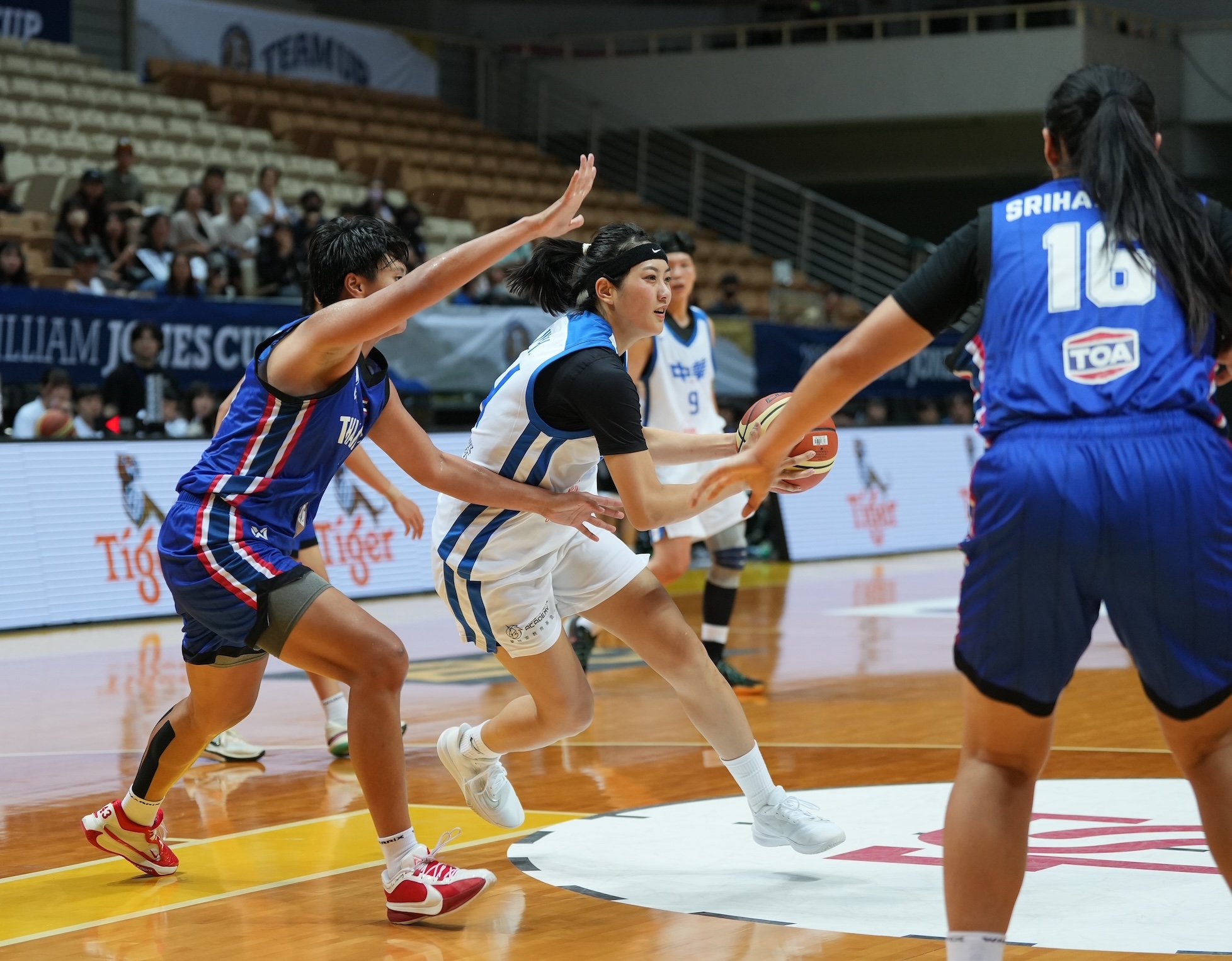 瓊斯盃》中華藍、白今天姐妹對決　白隊將以大學球員為主戰力　