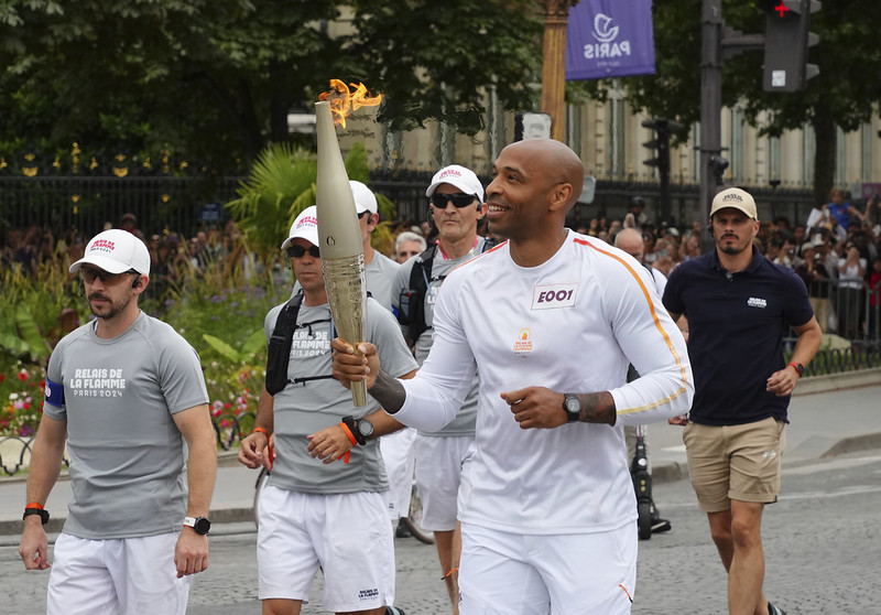 奧運》法國歡度國慶　聖火傳遞進巴黎