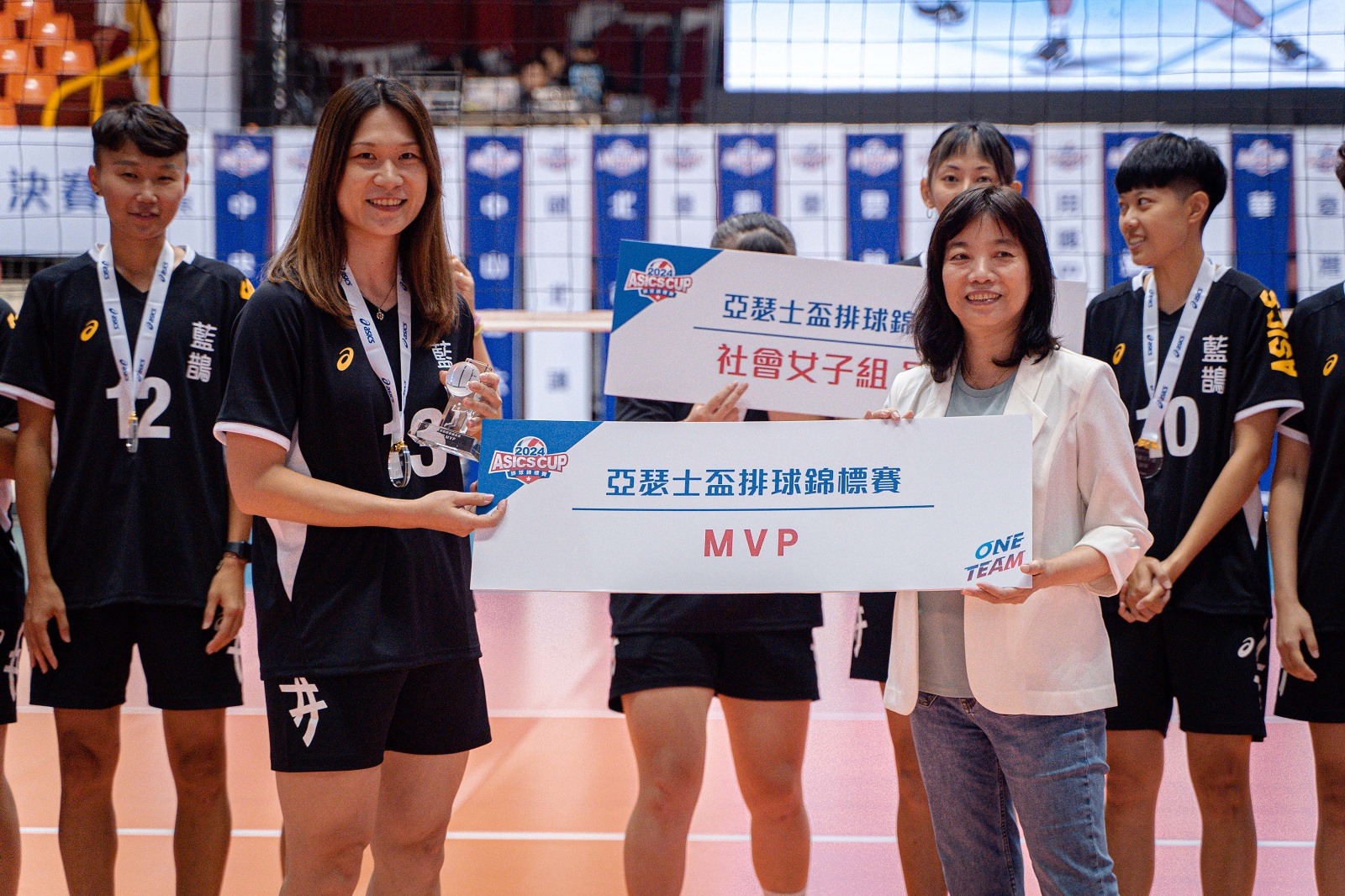 排球》亞瑟士盃總決賽　社會組中原男排、藍鵲稱王封后