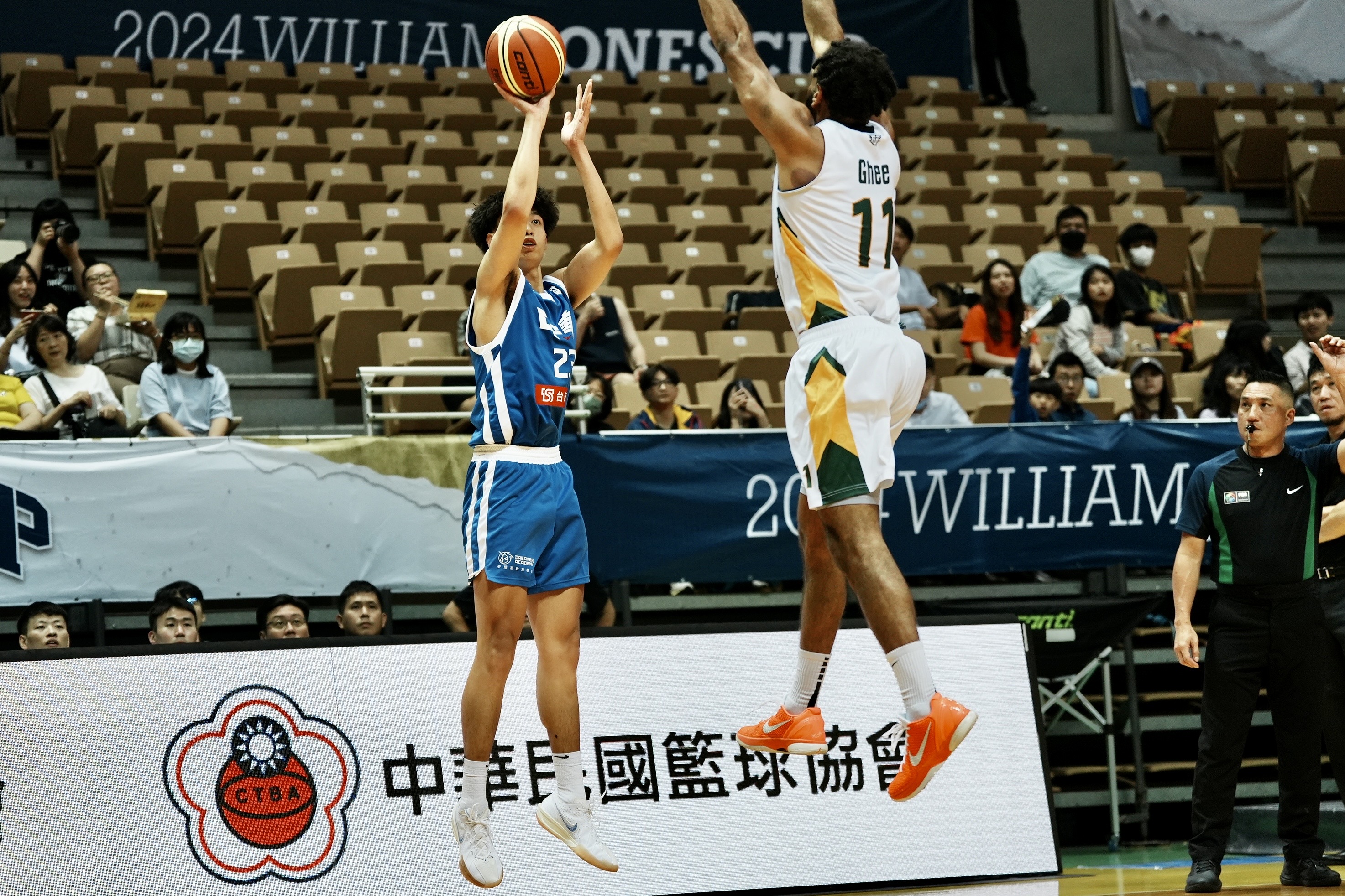 瓊斯盃》白隊逆轉澳洲關鍵　中場休息後改善籃板