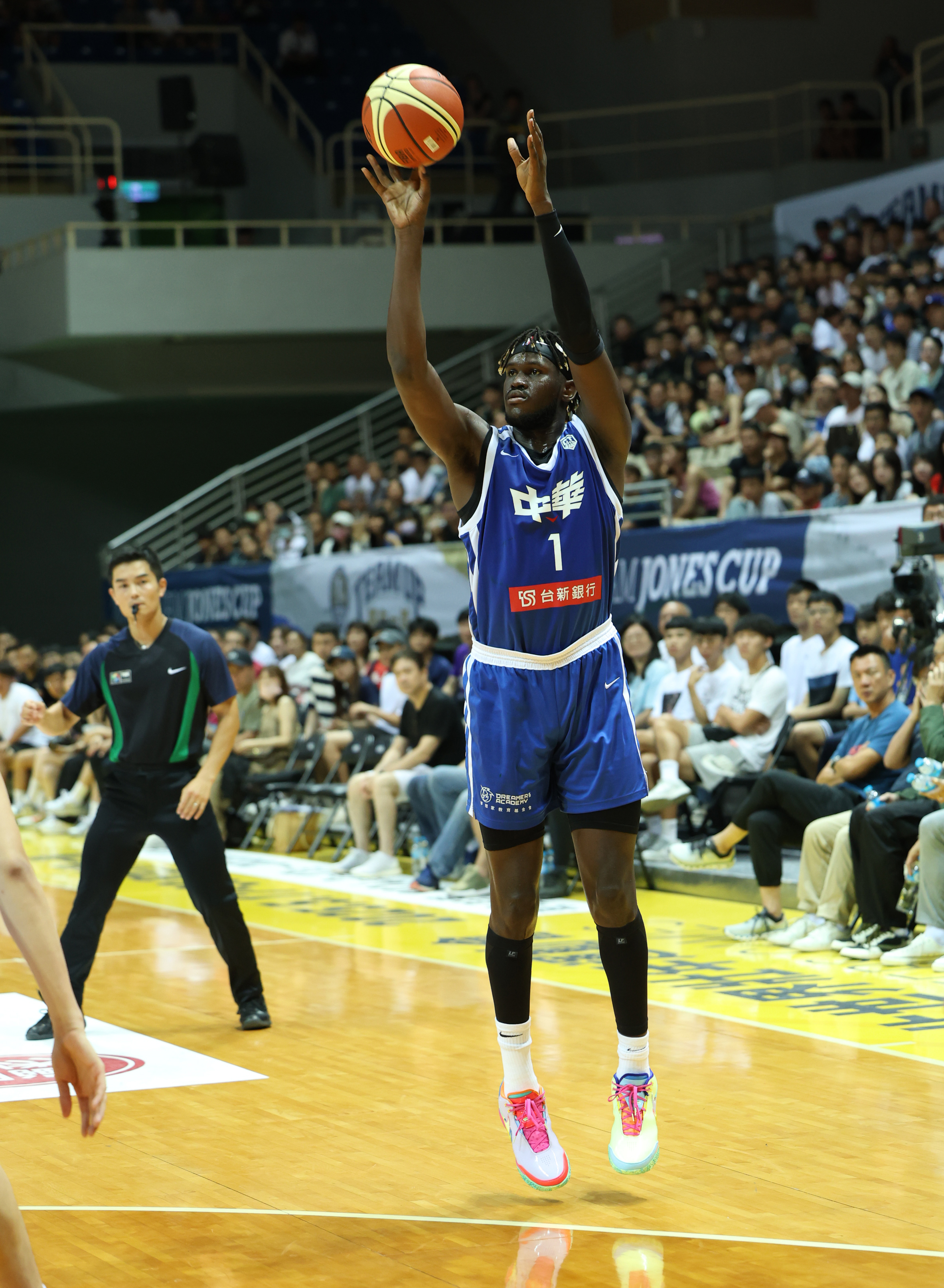 瓊斯盃》莫巴耶轟29分10籃板　中華白射日搶第5