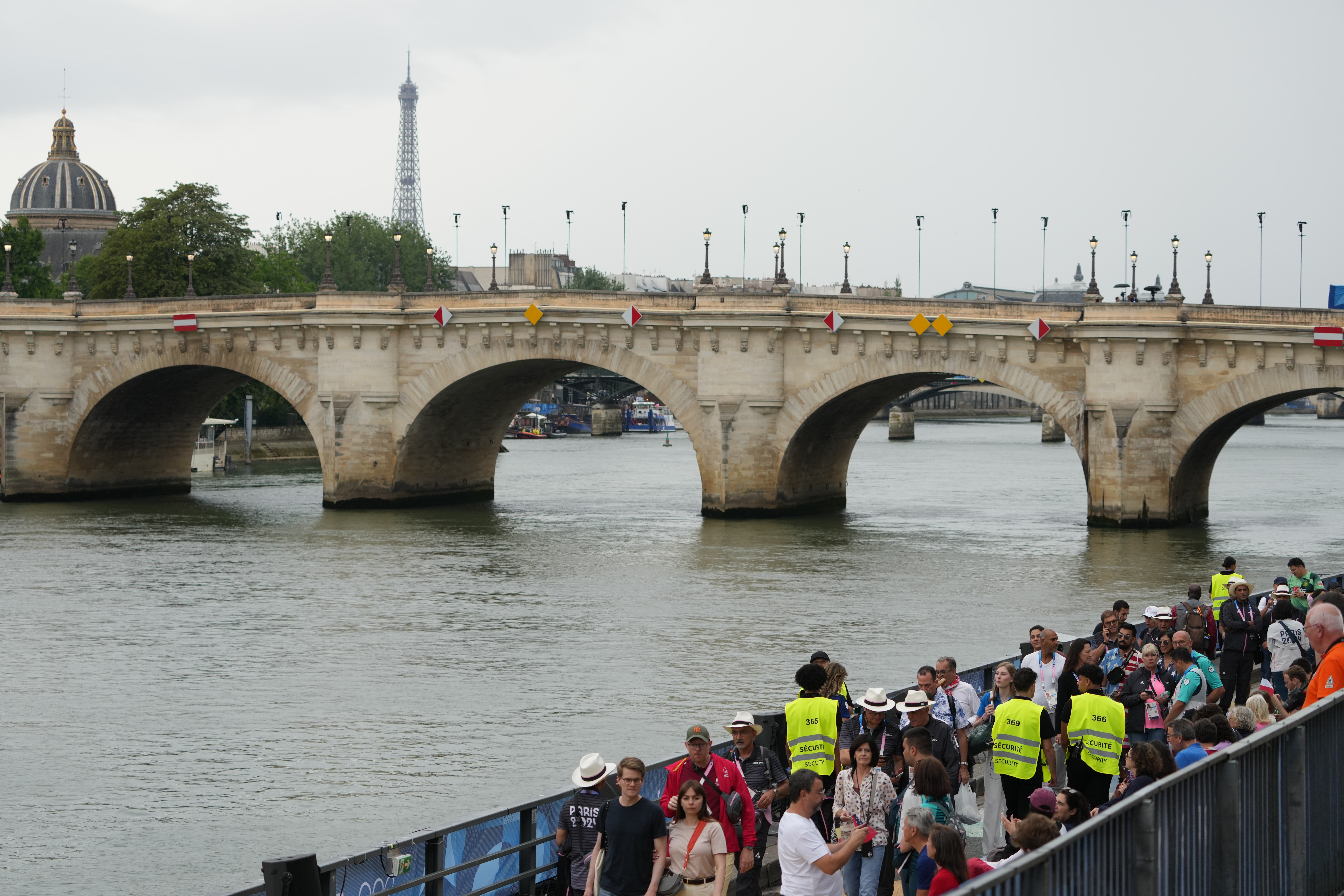 奧運》巴黎連夜降雨導致塞納河水質不佳　鐵人三項訓練遭到取消