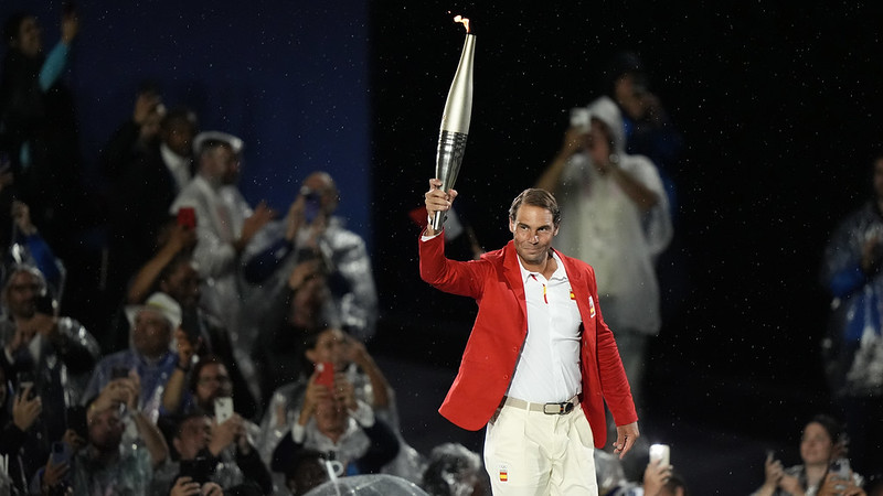 奧運》開幕式72年來首度遇雨　日本製聖火不熄受好評