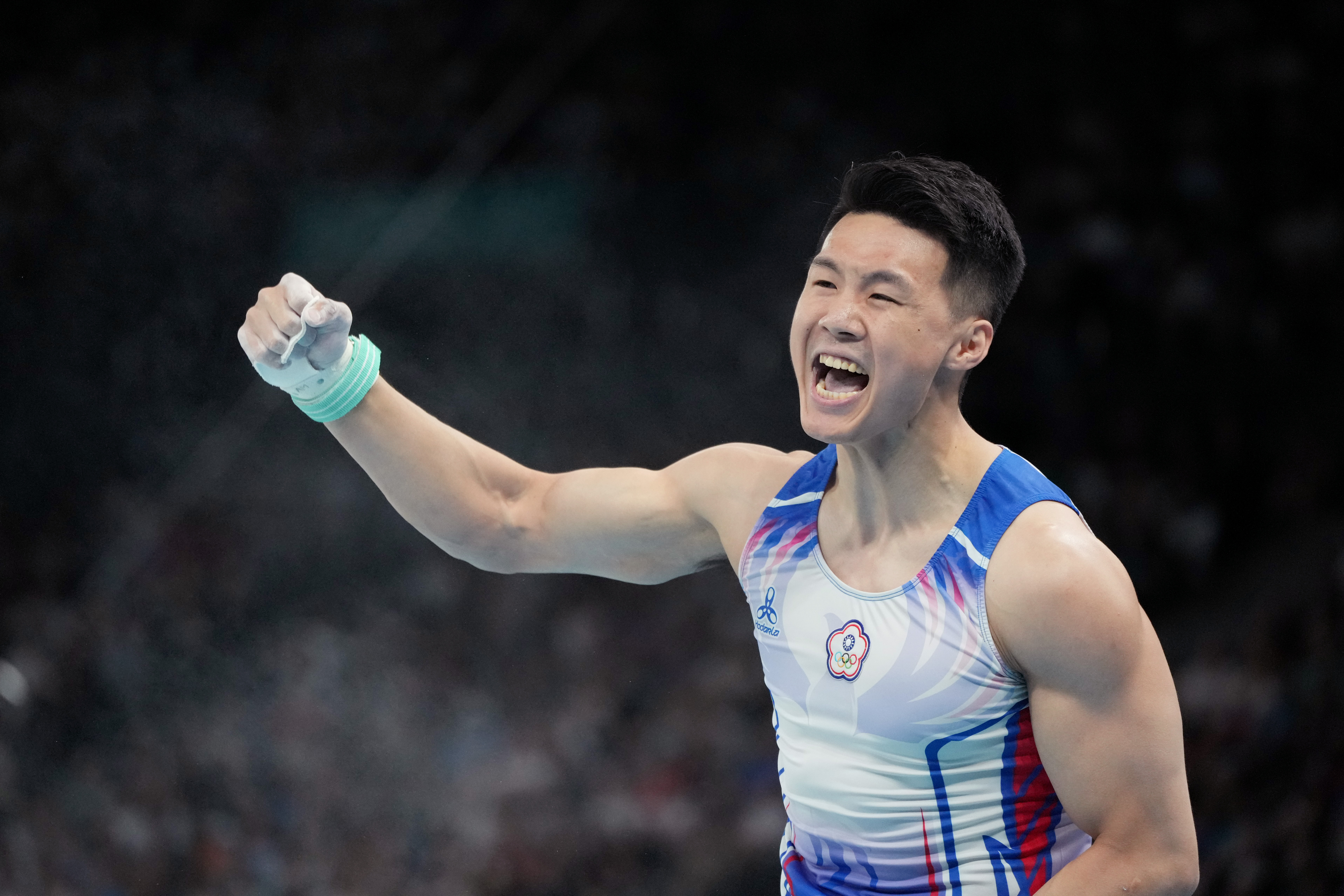 奧運》破除資格賽心魔　唐嘉鴻名列第2挺進單槓決賽